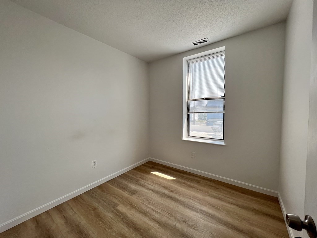 6 S Washington Street # 306