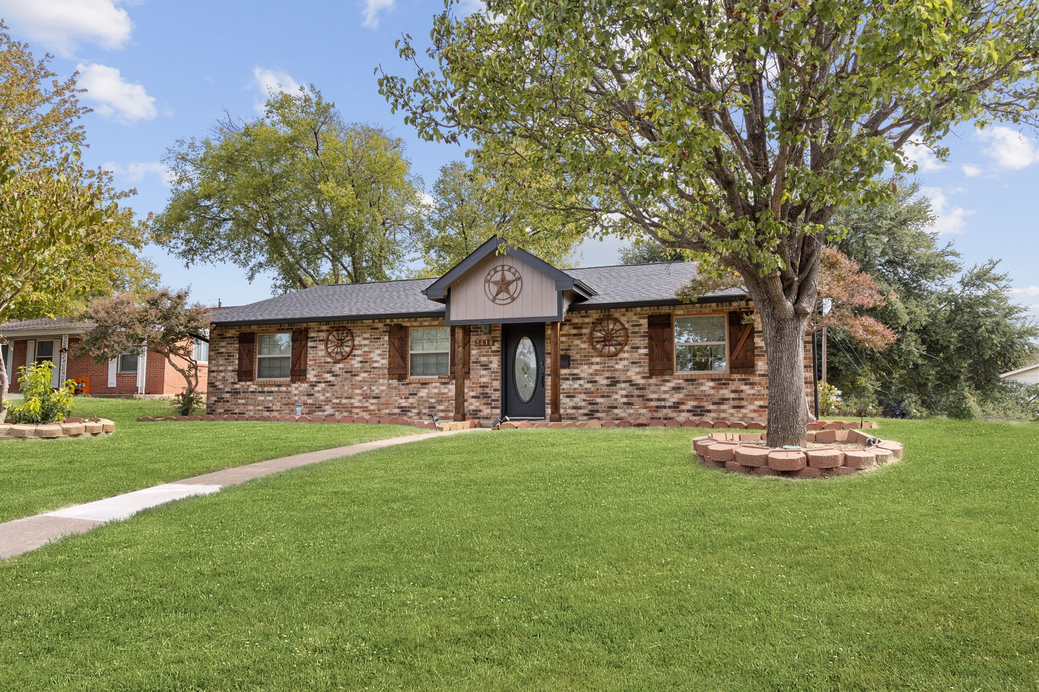 3418 Kenwood Circle
