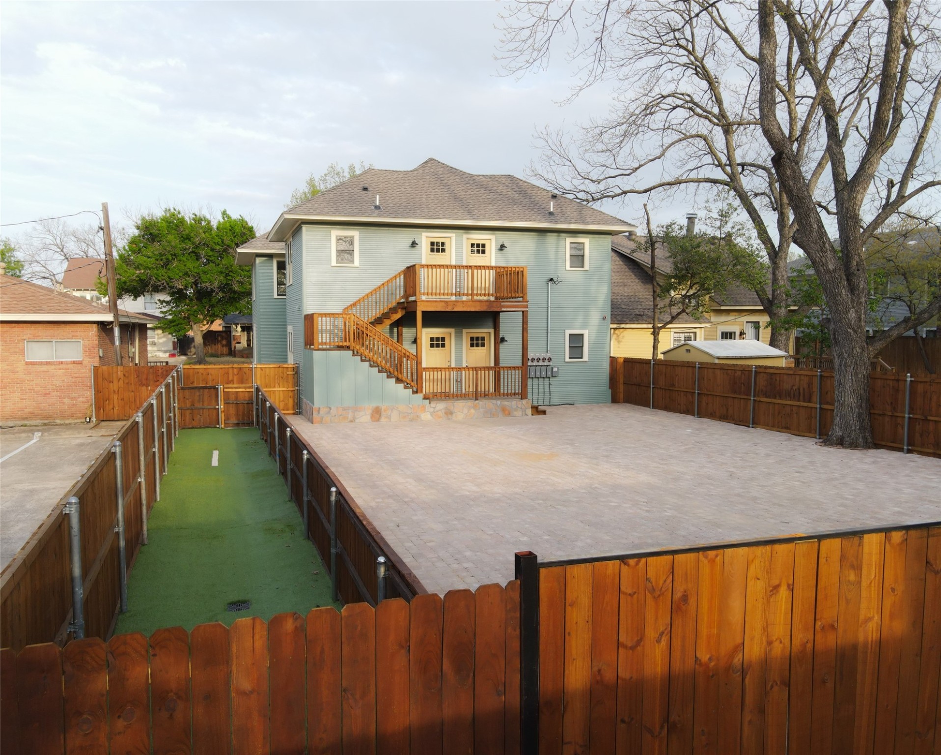 305 S Willomet Avenue