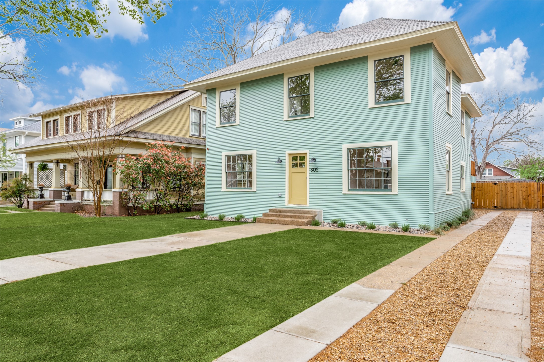 305 S Willomet Avenue