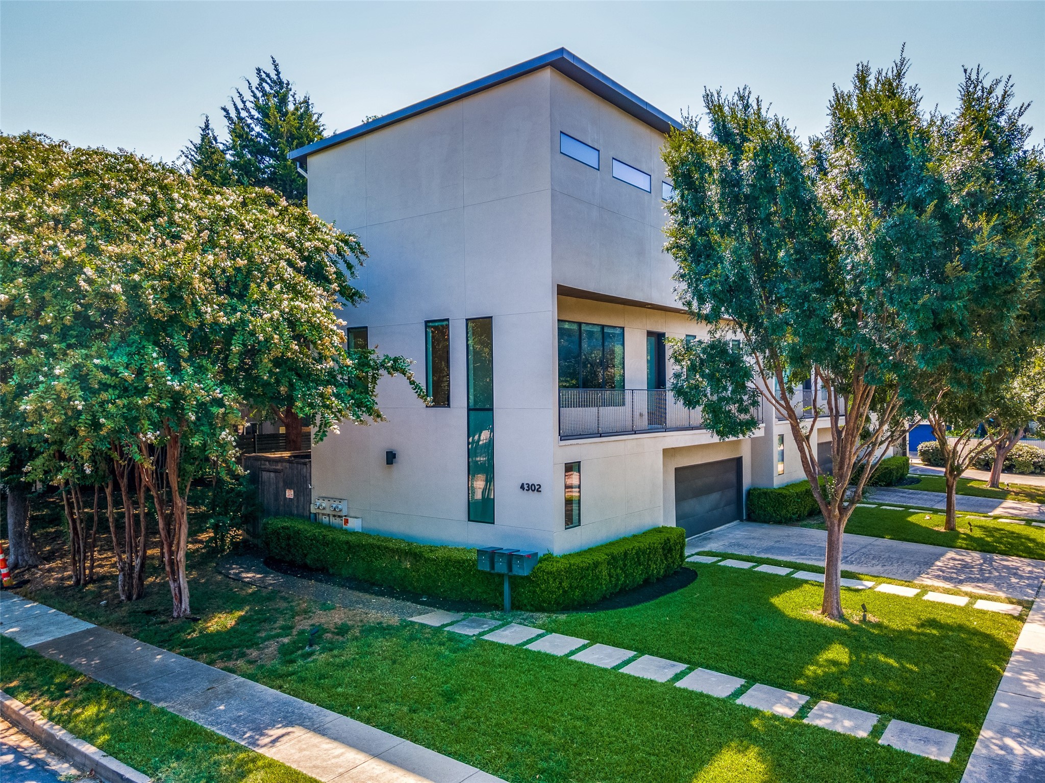 4302 Deere Street A