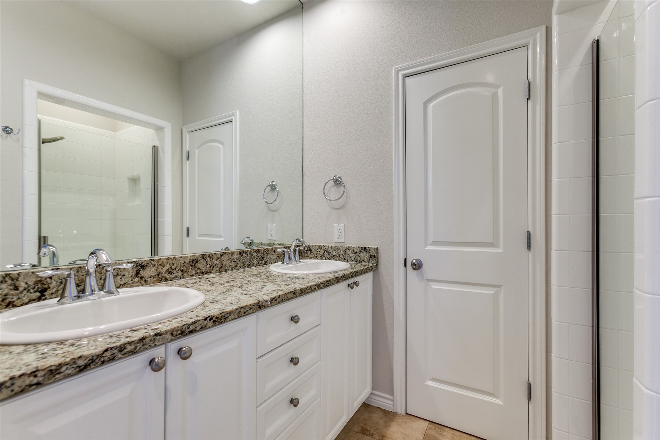 13900 Noel Road 18
