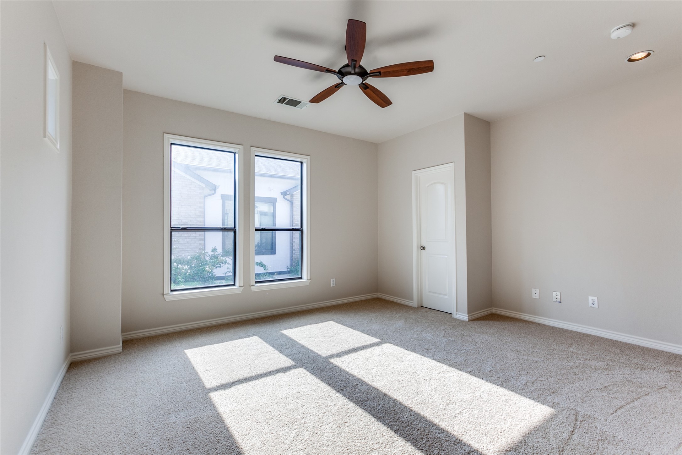 13900 Noel Road 18