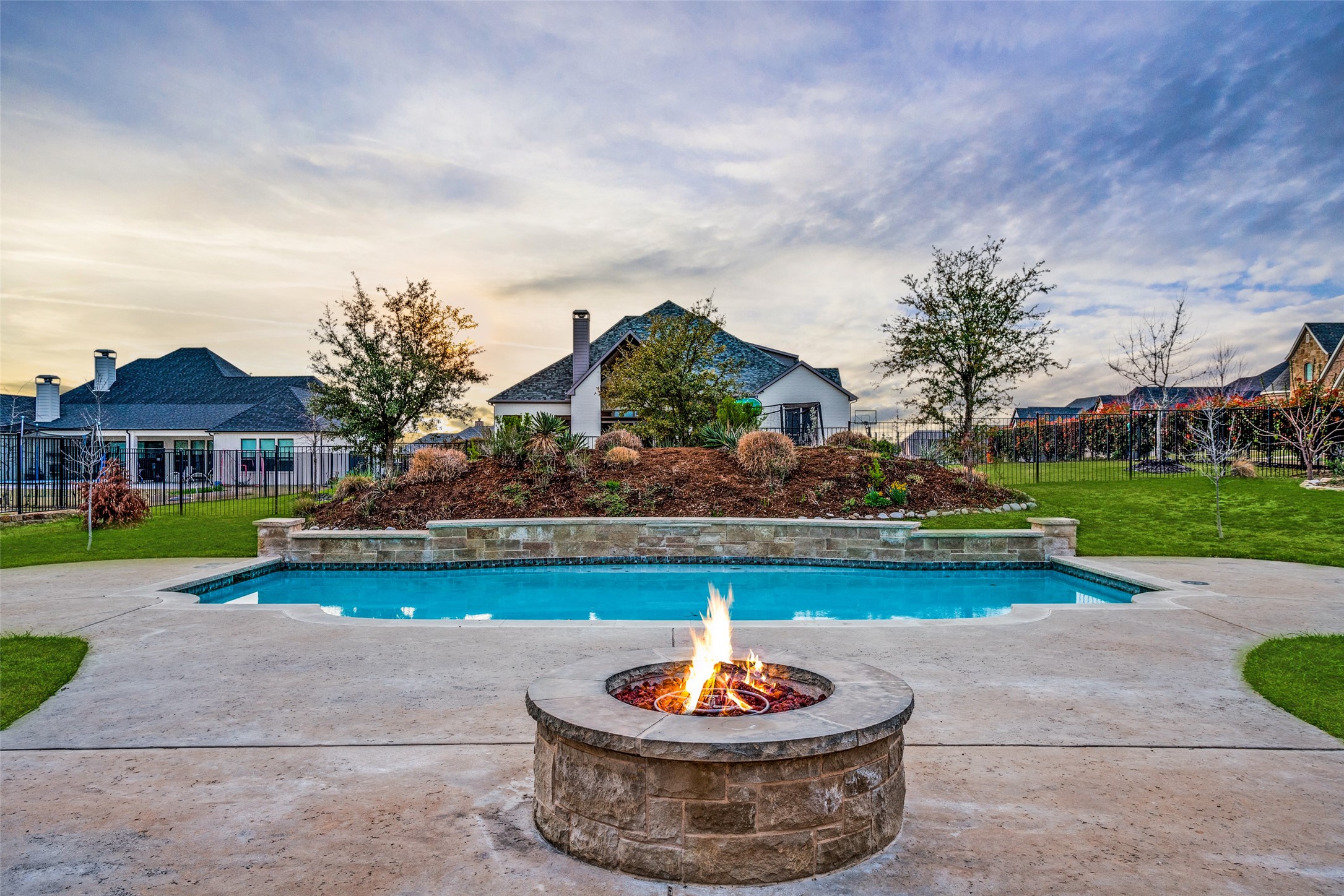 402 Lakeshore Boulevard