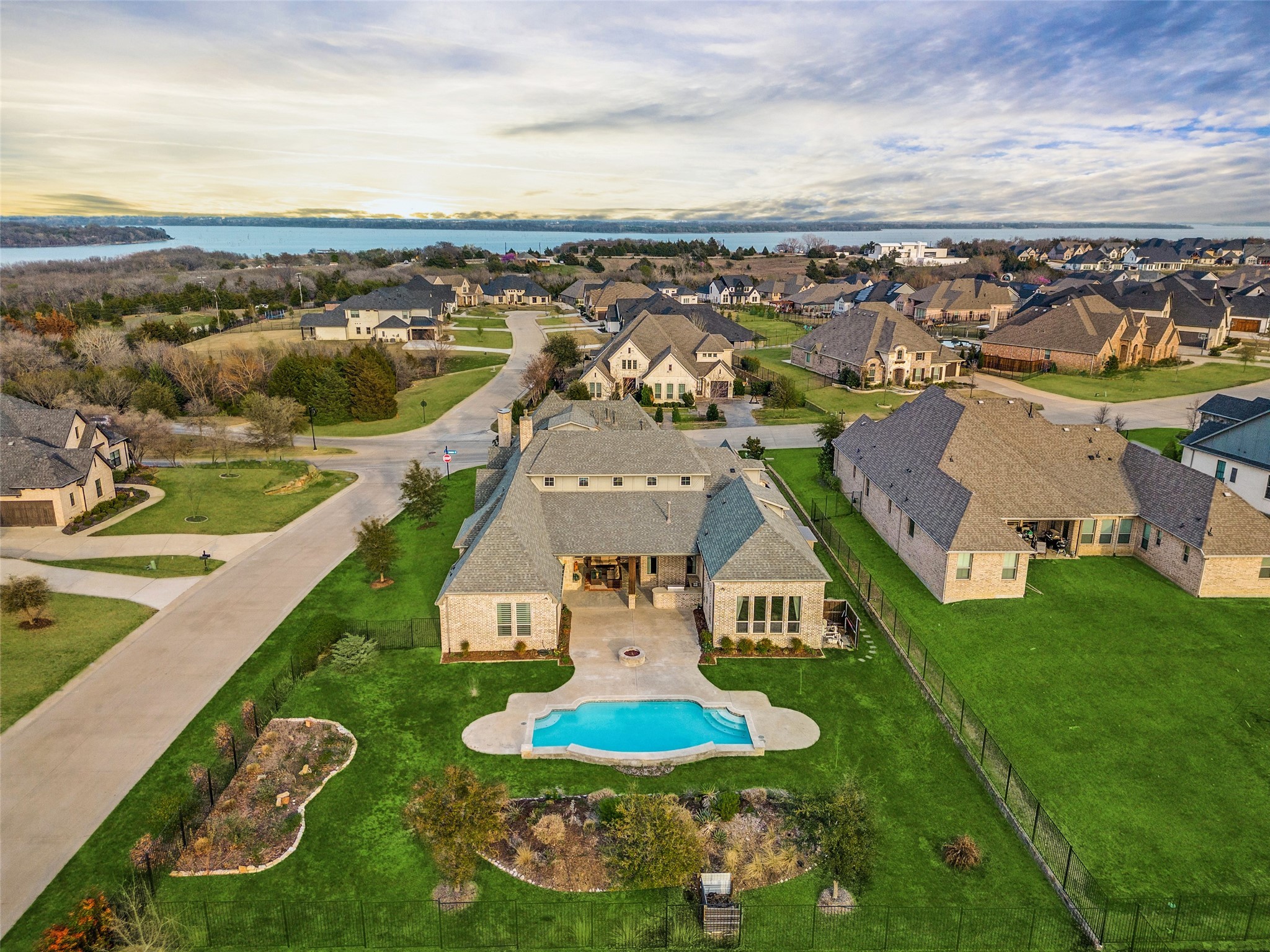 402 Lakeshore Boulevard