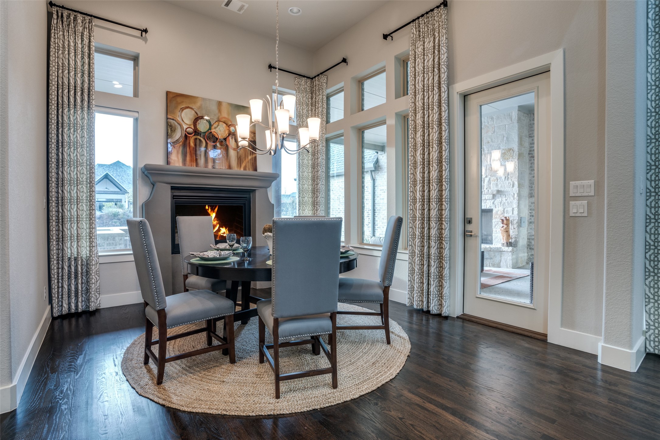 402 Lakeshore Boulevard