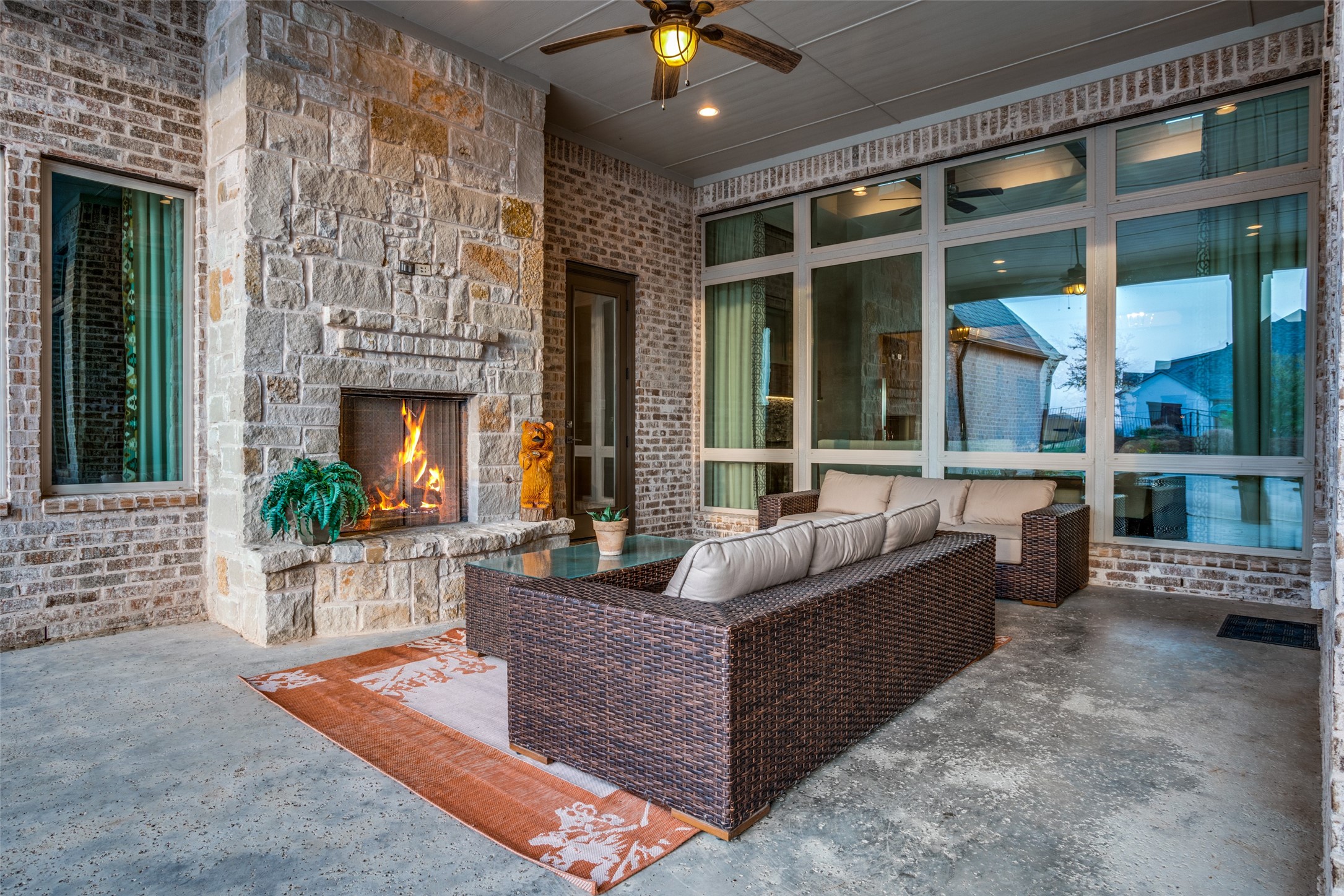 402 Lakeshore Boulevard