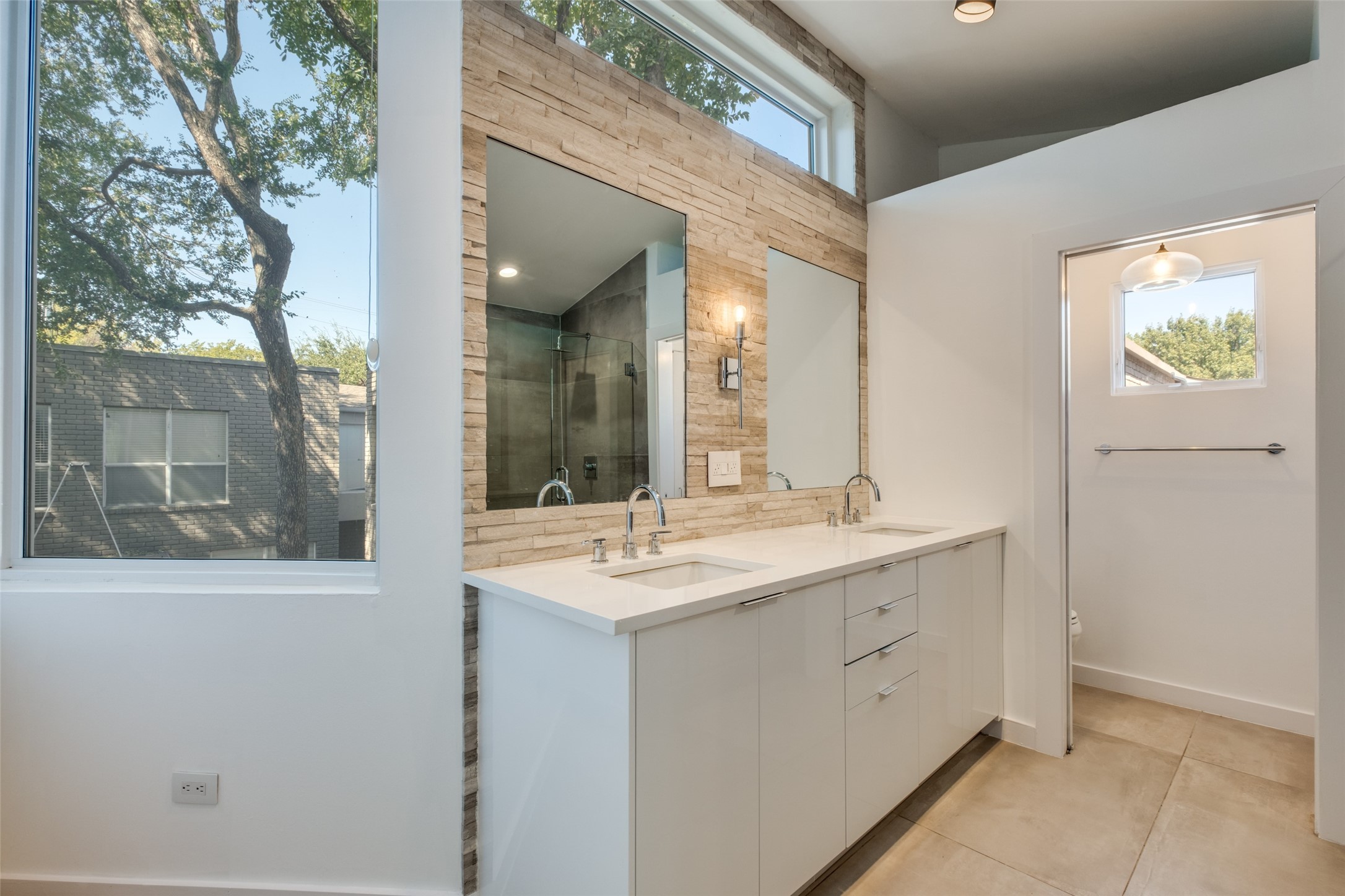 4231 Travis Street 11