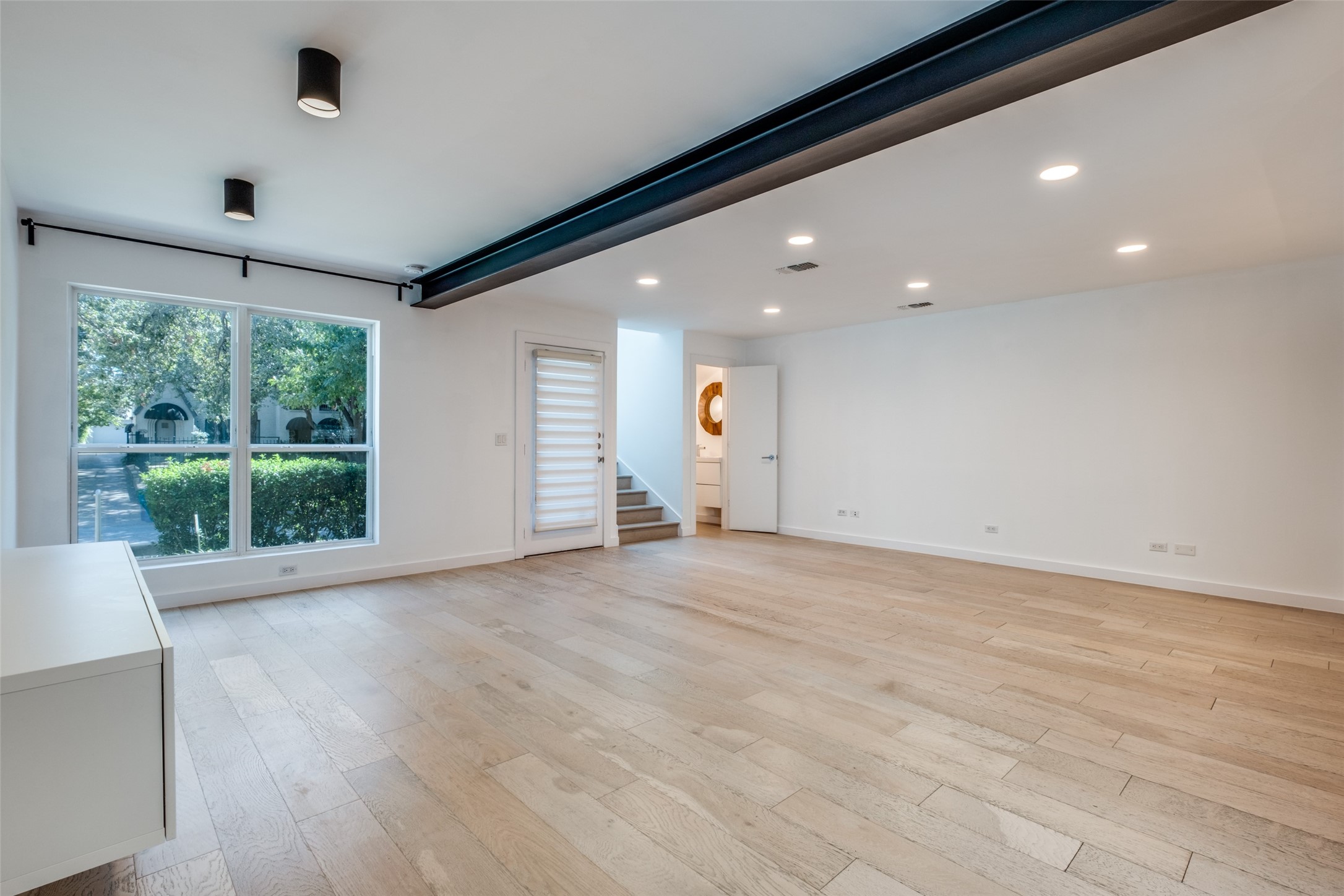 4231 Travis Street 11