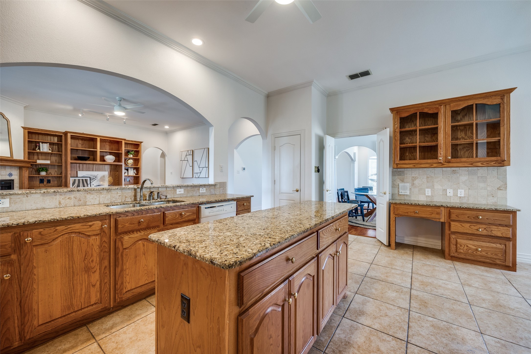 840 W Pioneer Drive