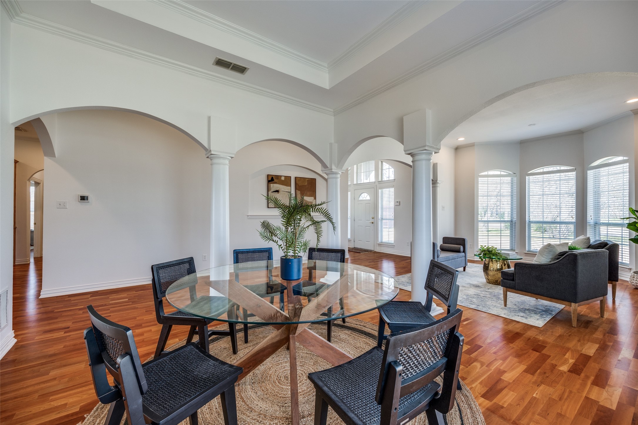 840 W Pioneer Drive