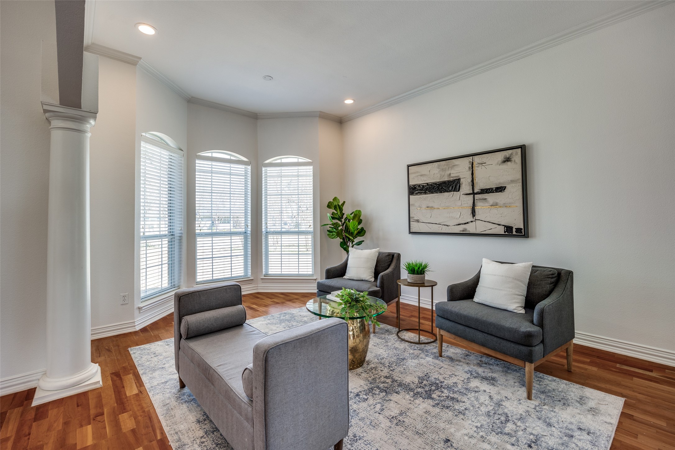 840 W Pioneer Drive