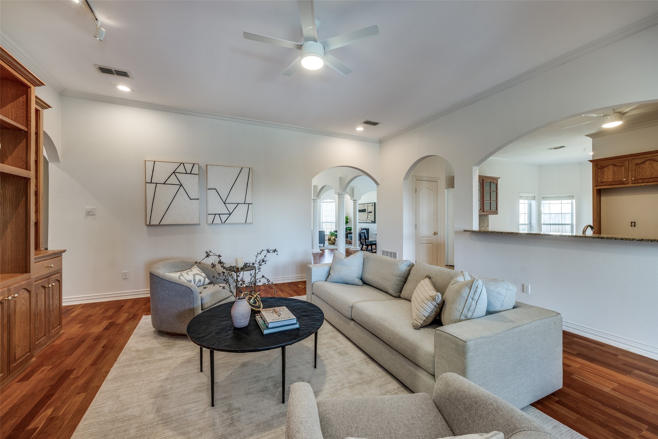 840 W Pioneer Drive