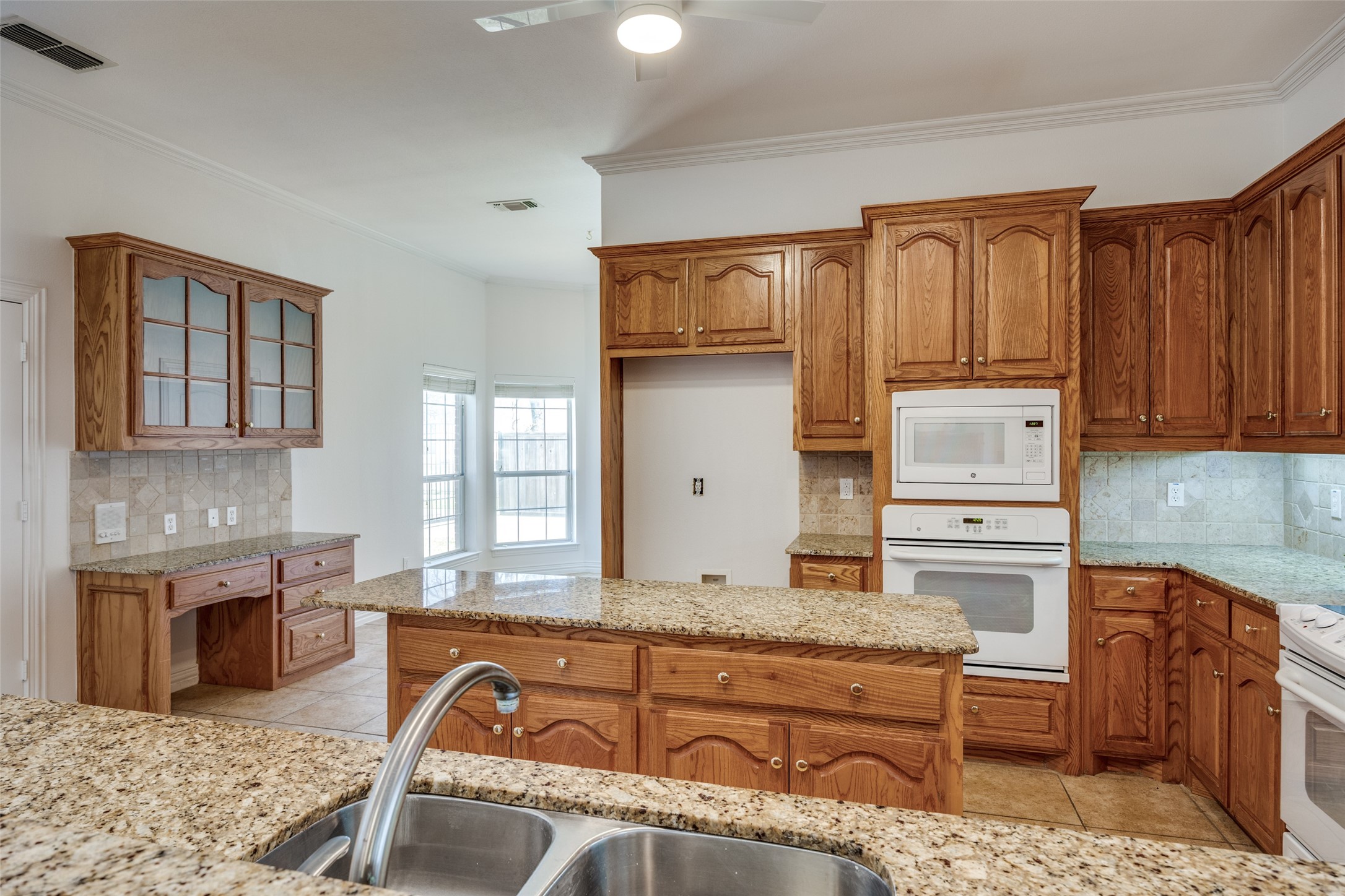 840 W Pioneer Drive