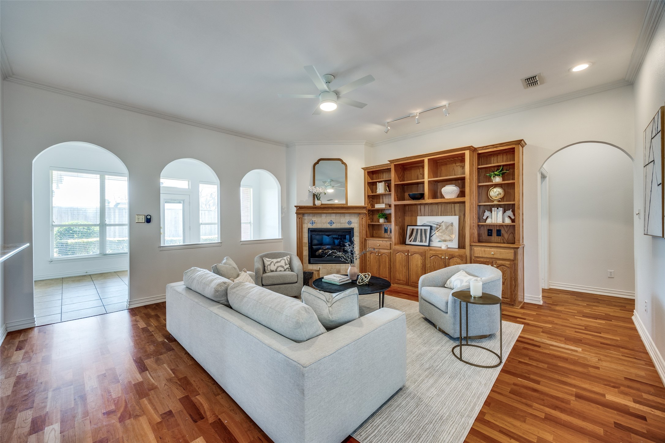 840 W Pioneer Drive