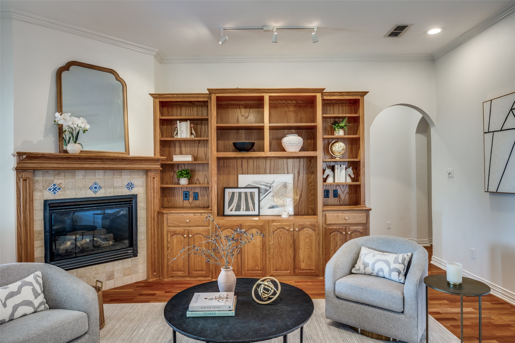 840 W Pioneer Drive
