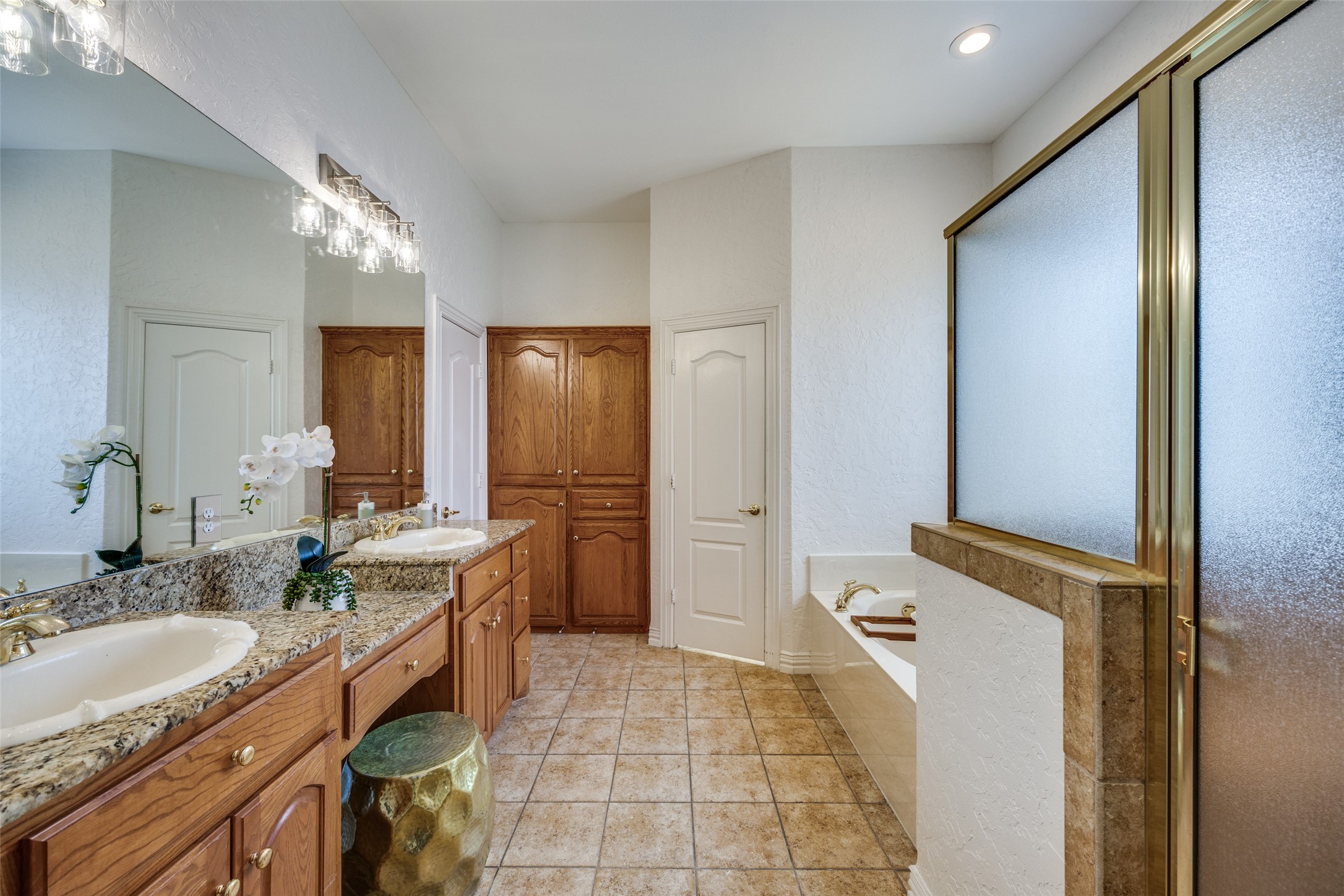 840 W Pioneer Drive
