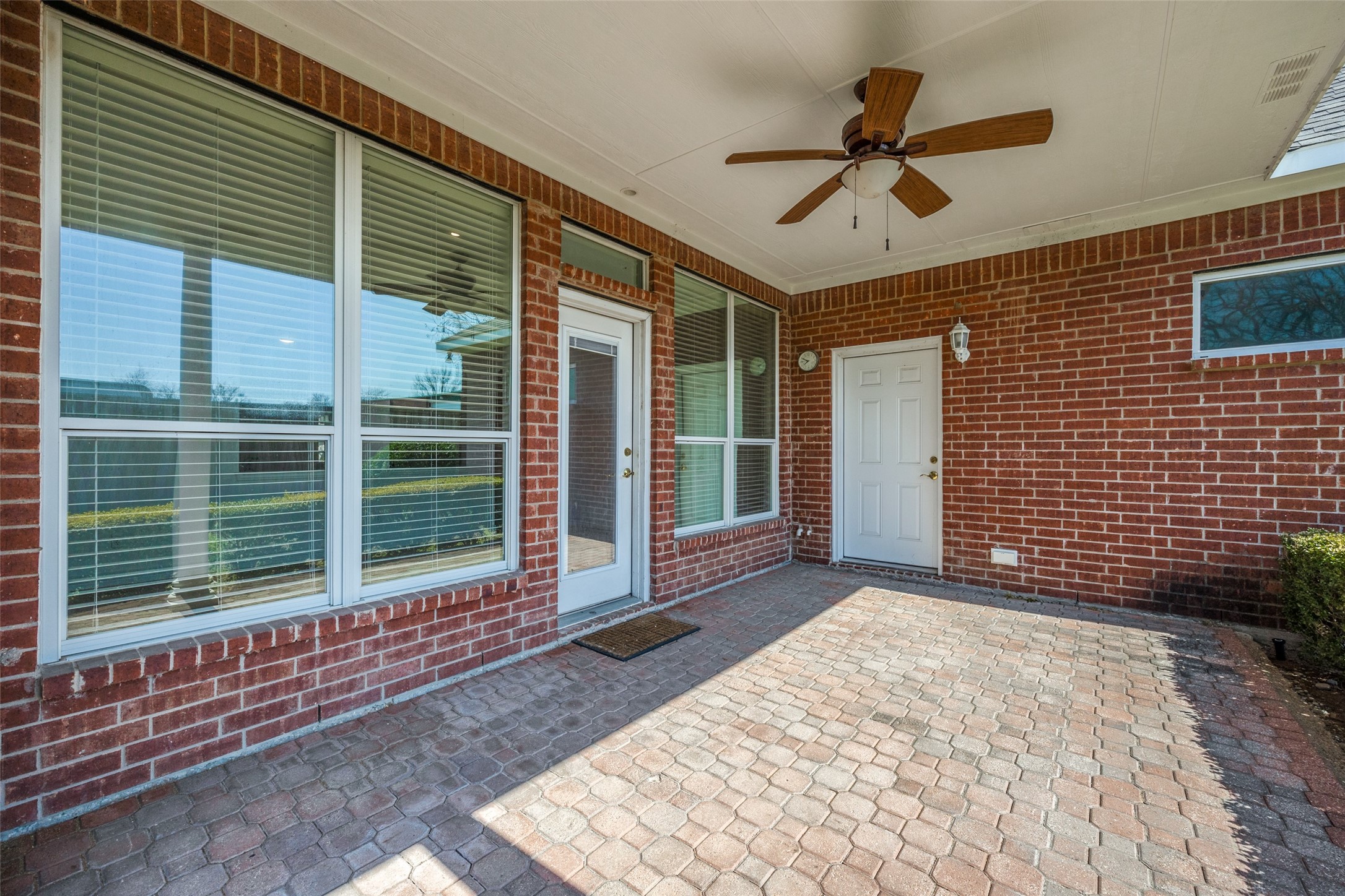 840 W Pioneer Drive