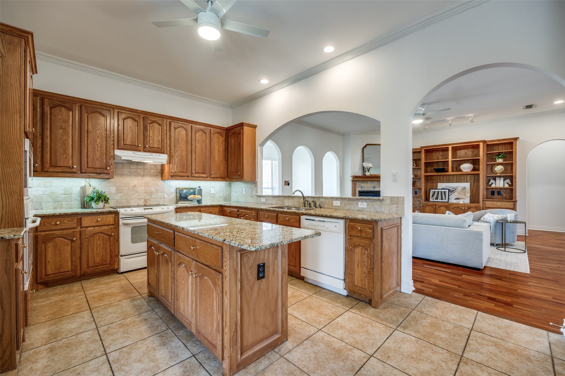 840 W Pioneer Drive