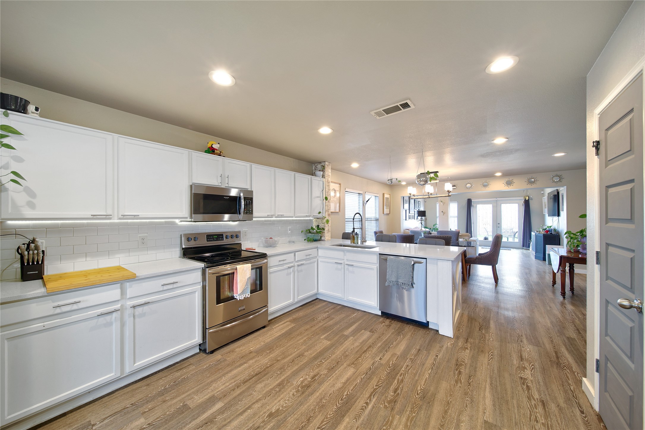 2816 Saint Bernard Drive