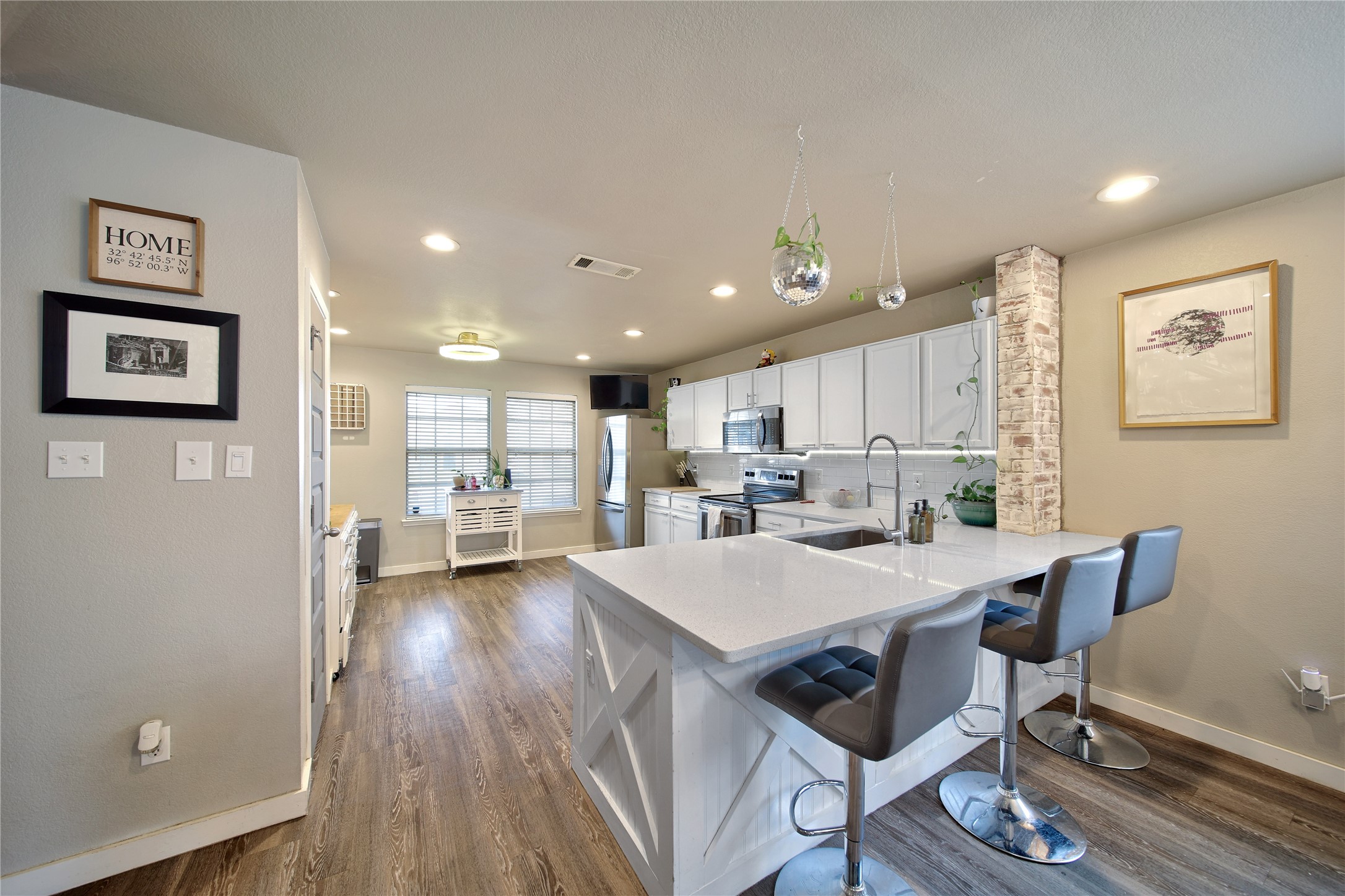2816 Saint Bernard Drive