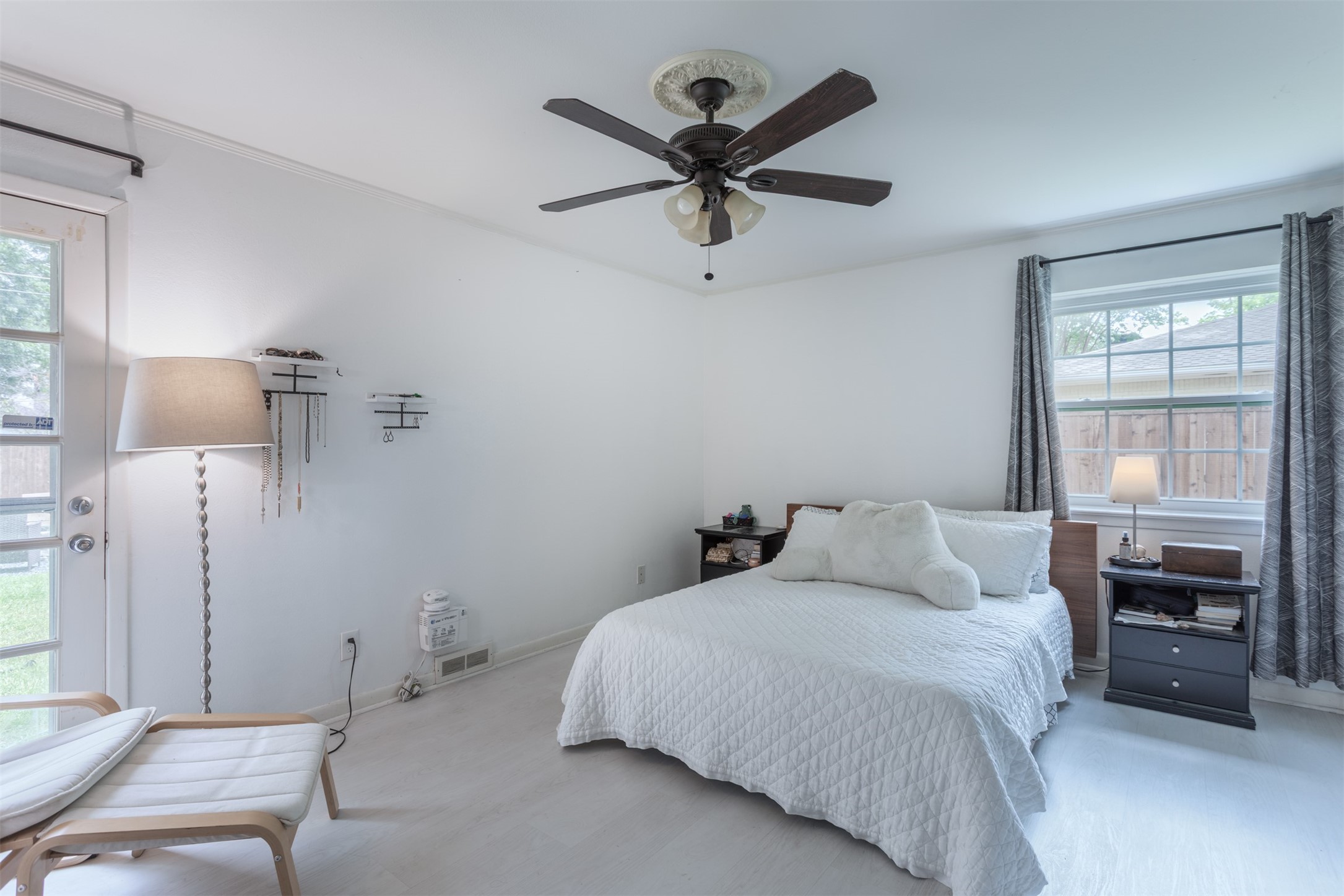 3559 Warick Drive