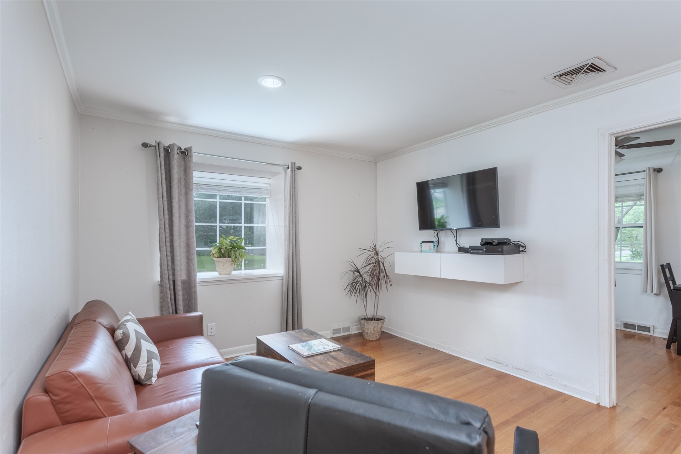 3559 Warick Drive