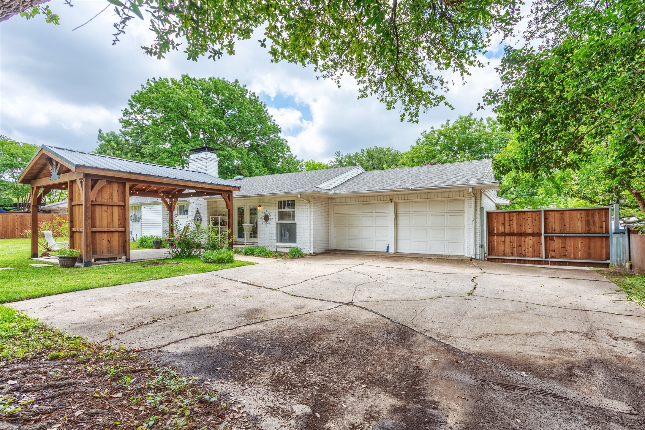 3559 Warick Drive