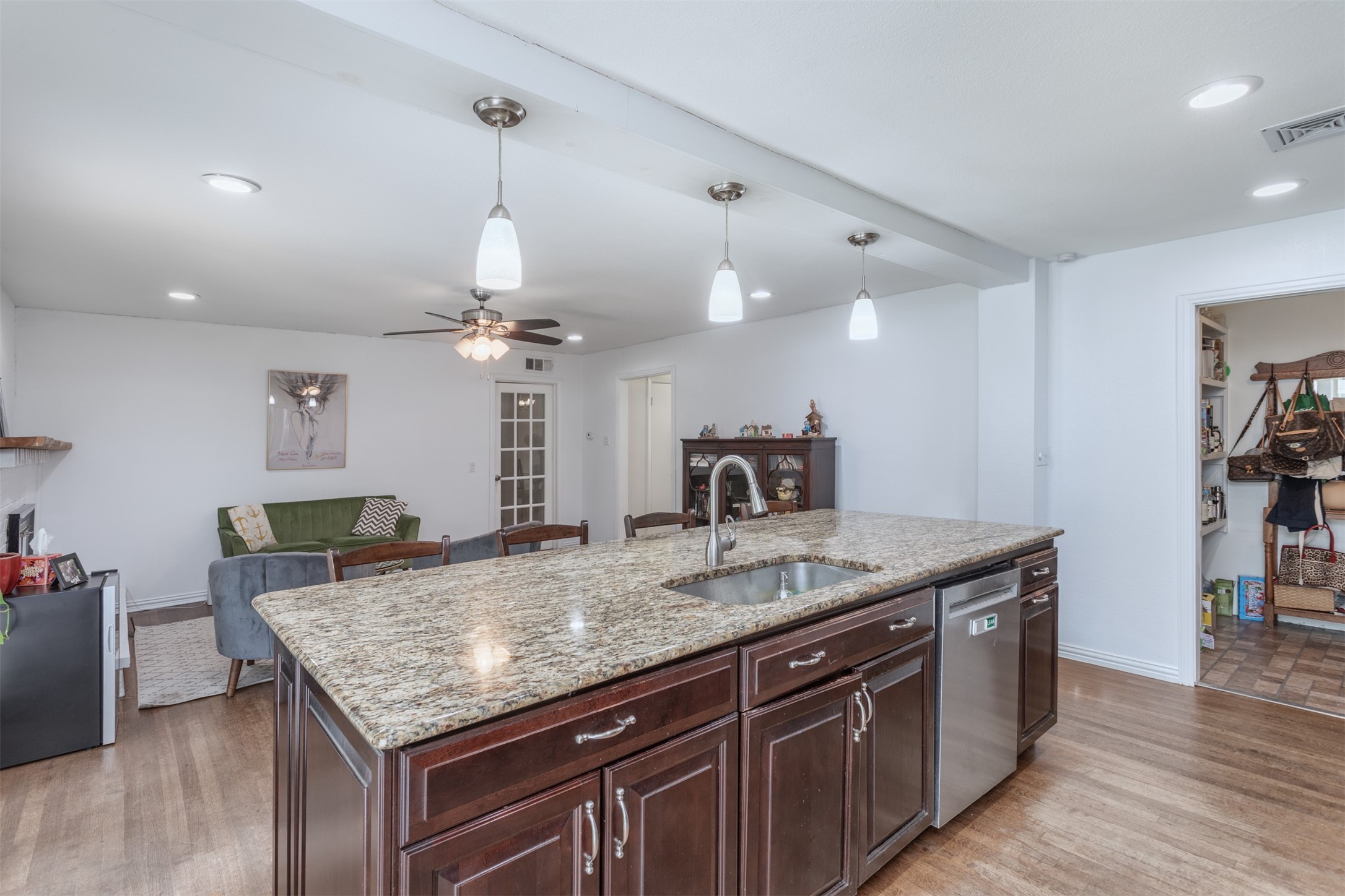 3559 Warick Drive
