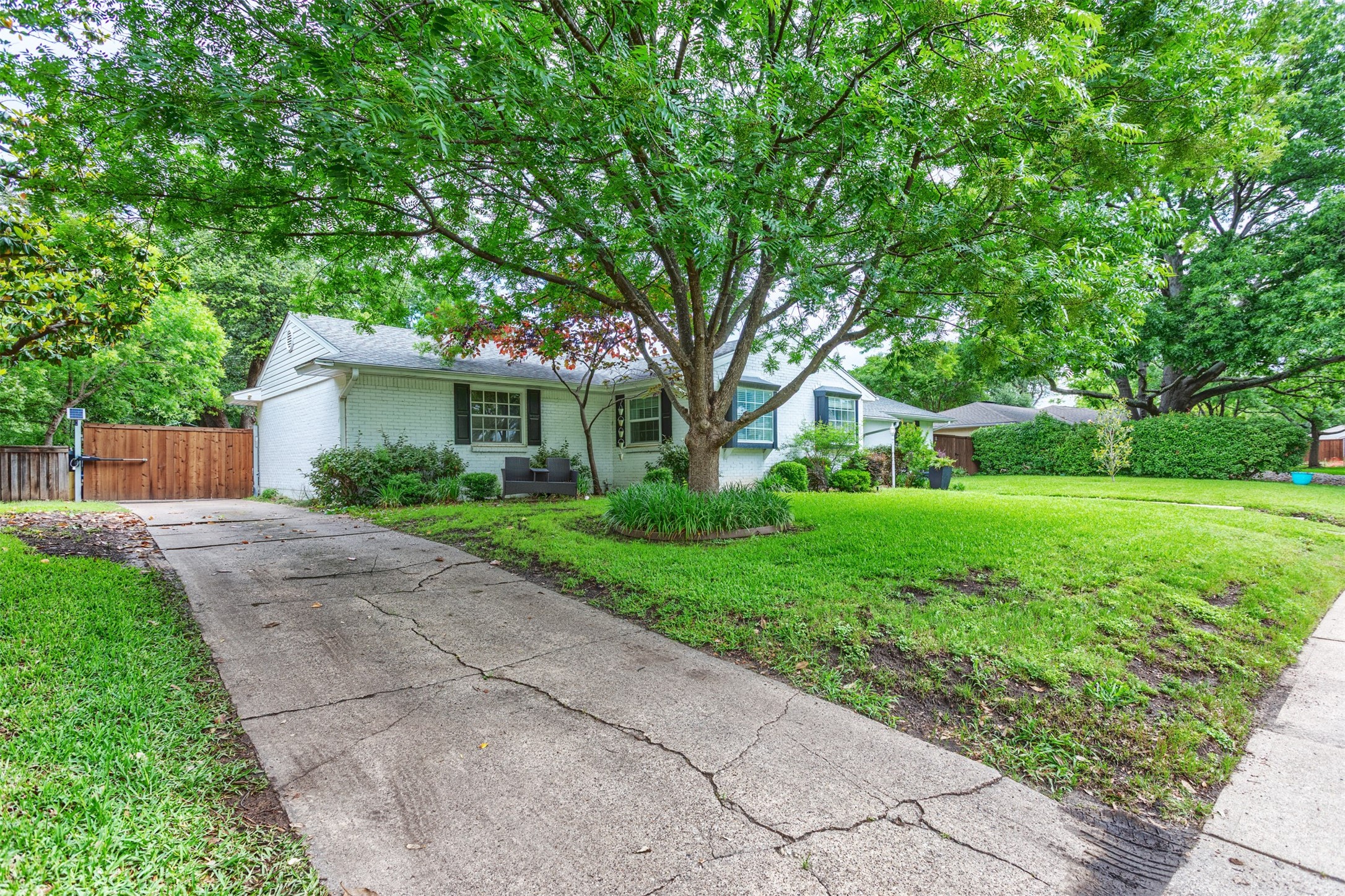 3559 Warick Drive
