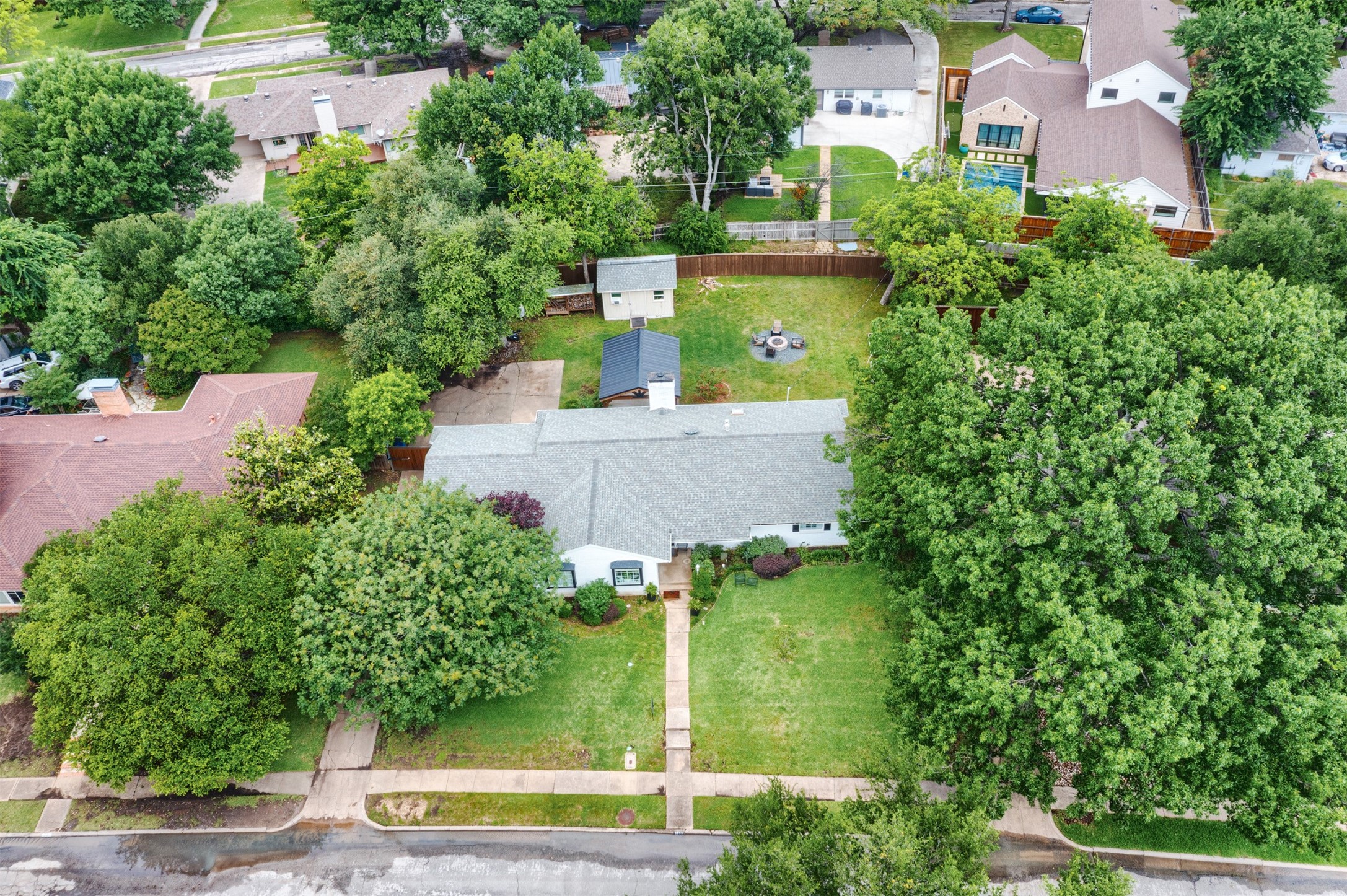 3559 Warick Drive
