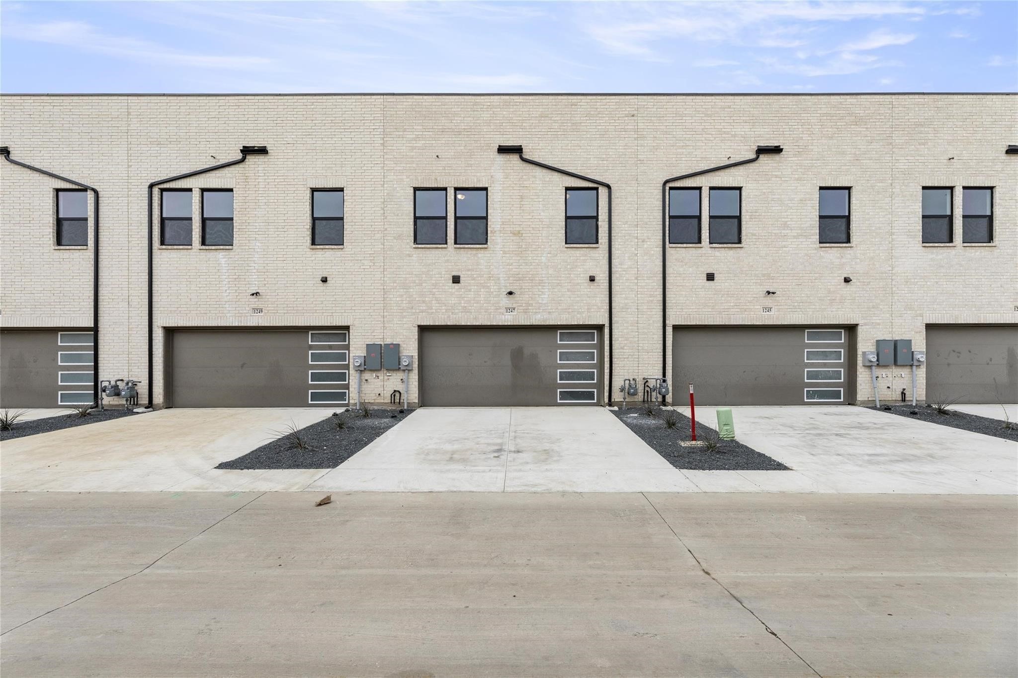1263 Doris May Drive