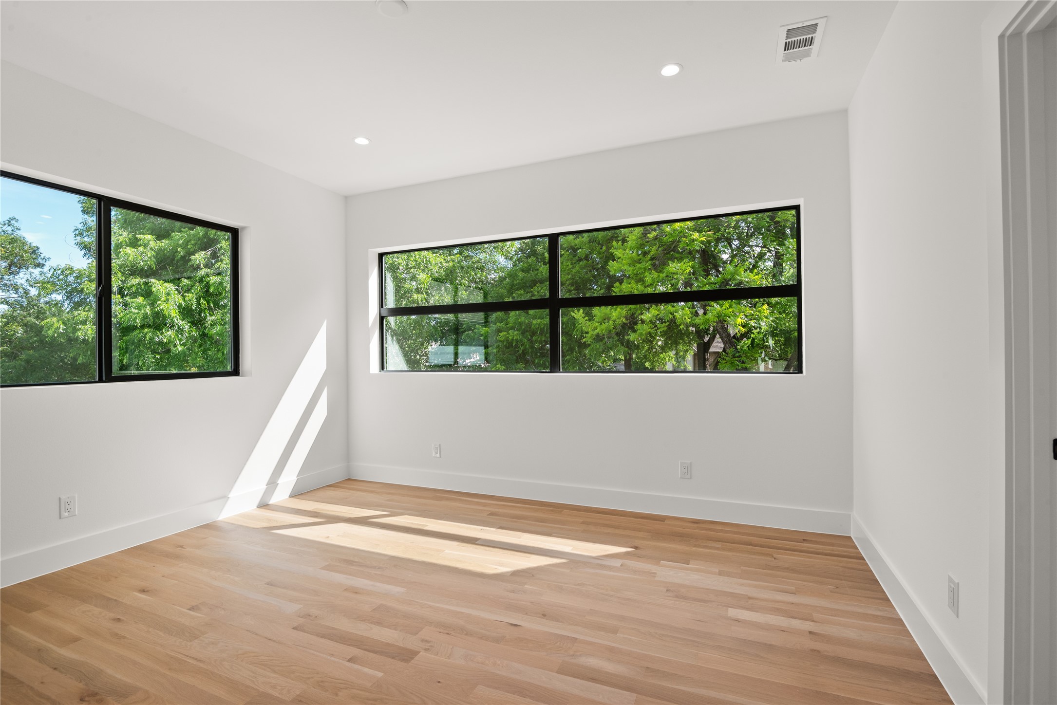 7203 Casa Loma Avenue