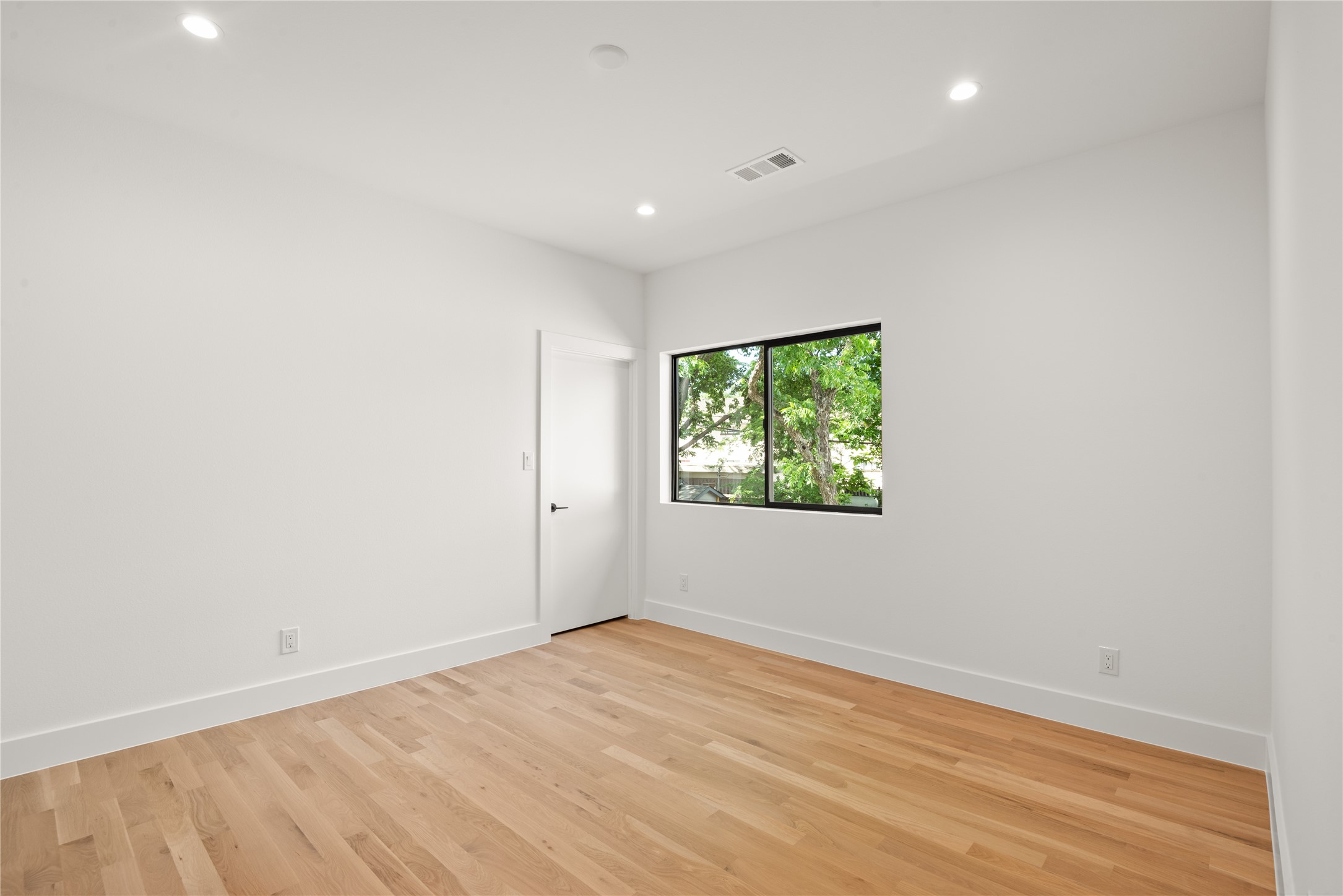 7203 Casa Loma Avenue