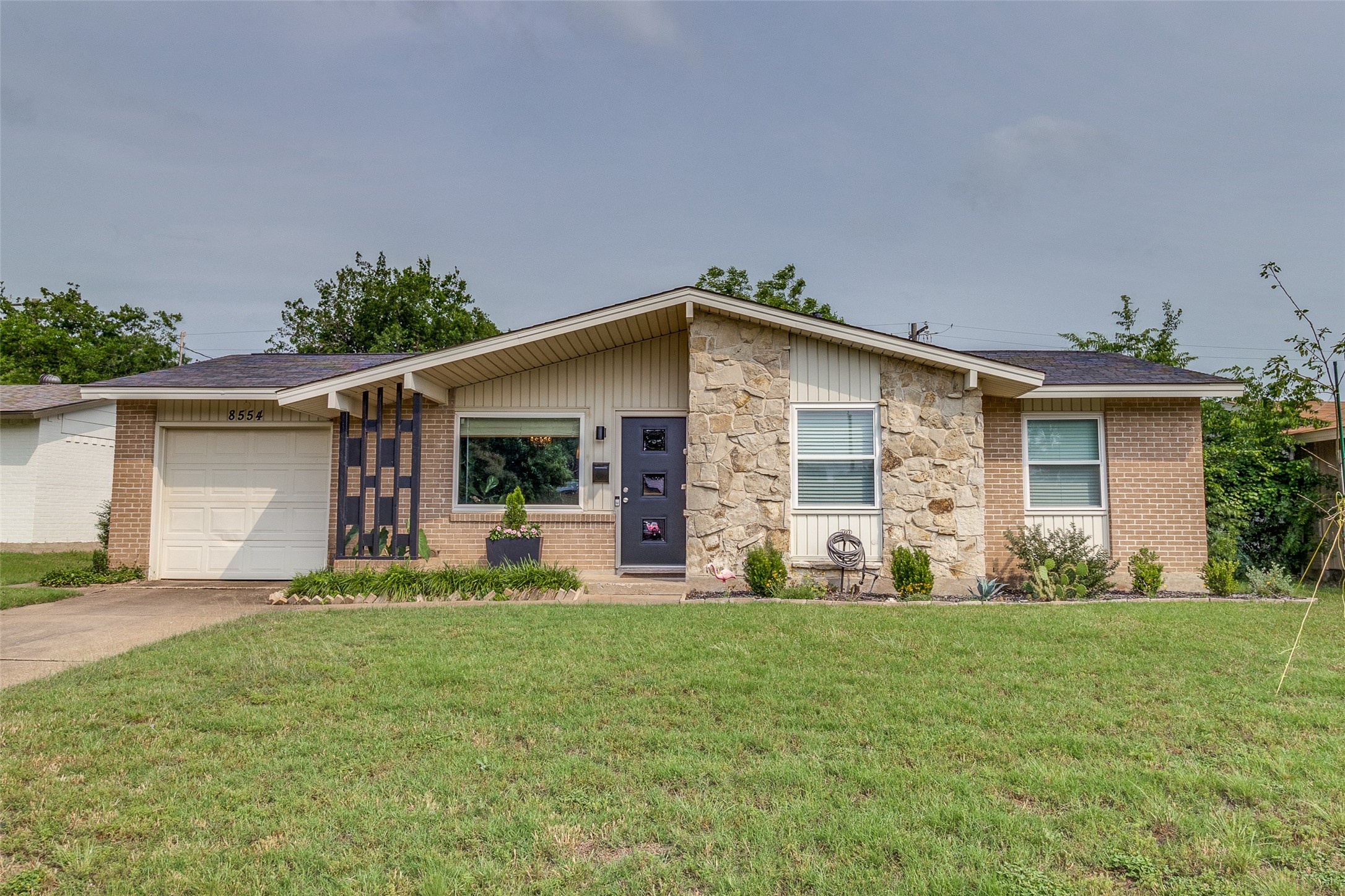 8554 Strathmore Drive