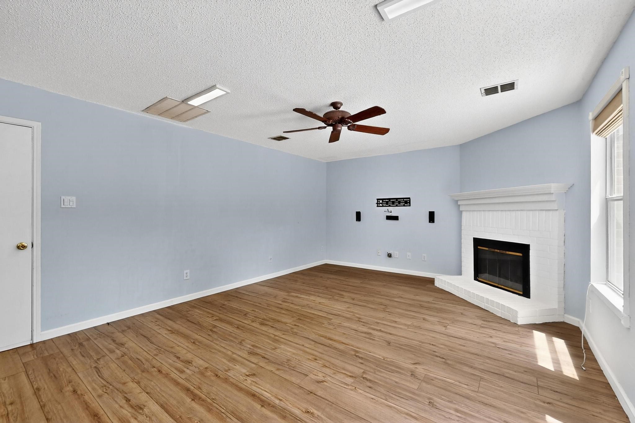 1803 Spinnaker Way