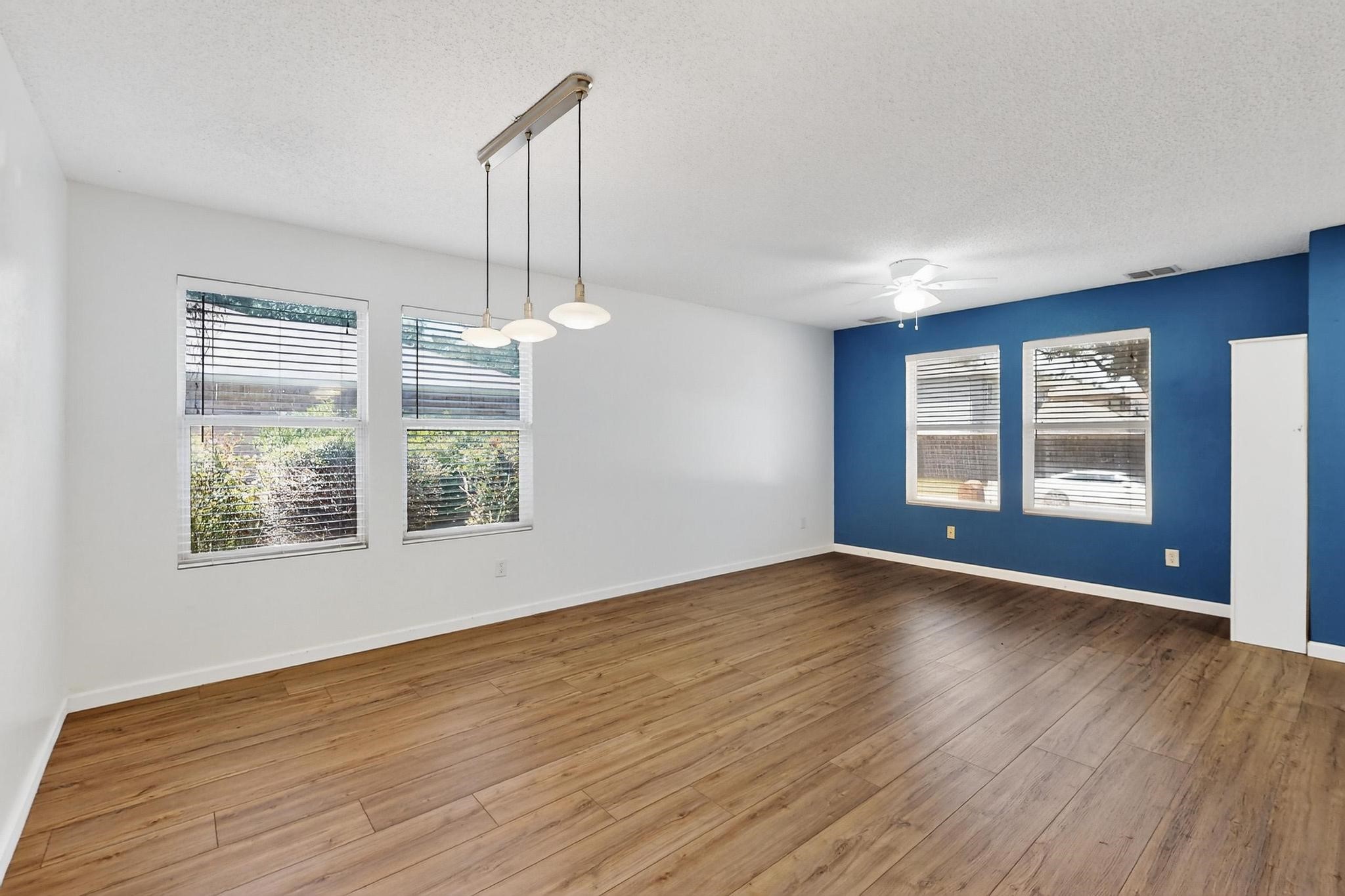 1803 Spinnaker Way