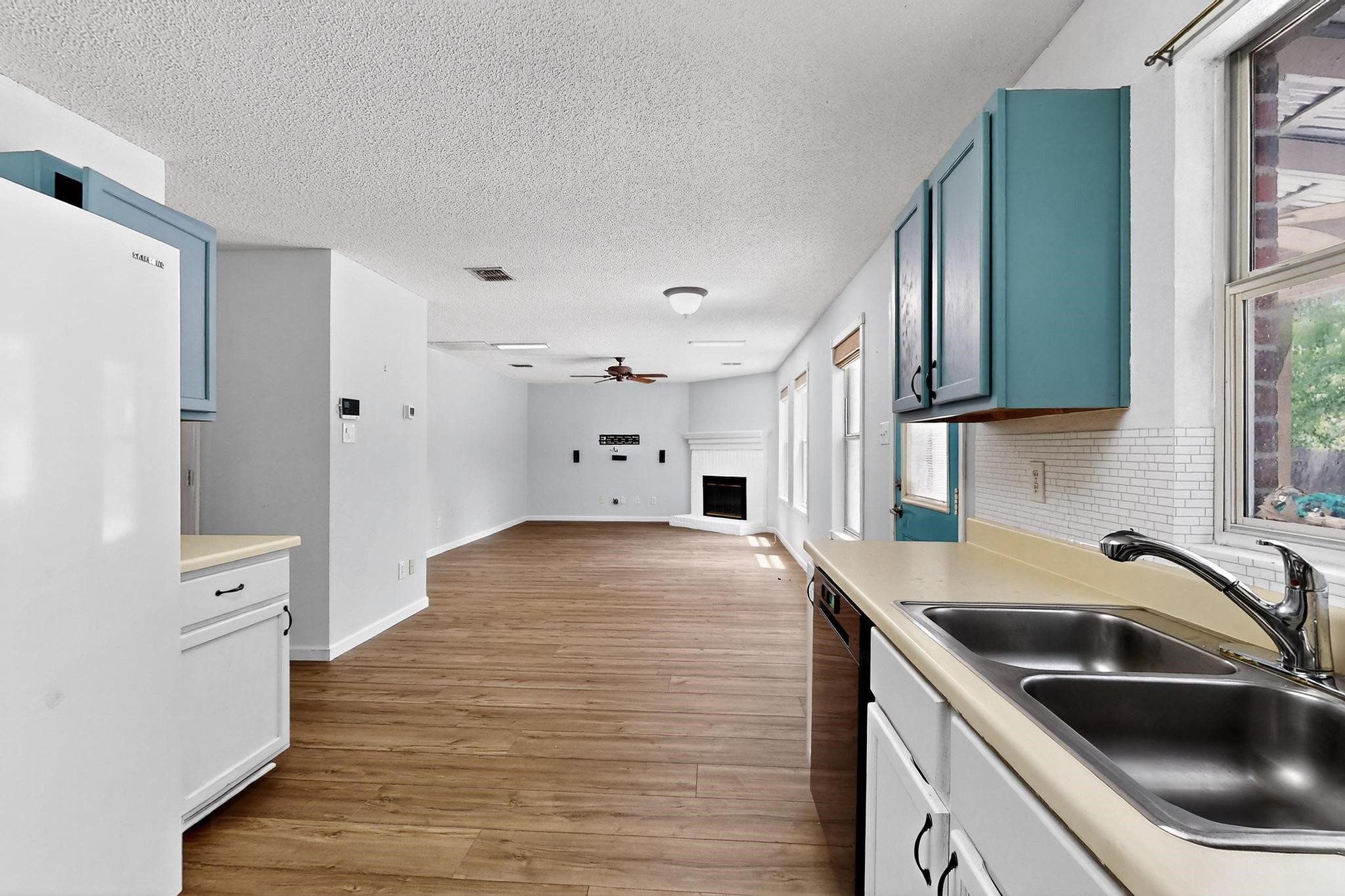 1803 Spinnaker Way