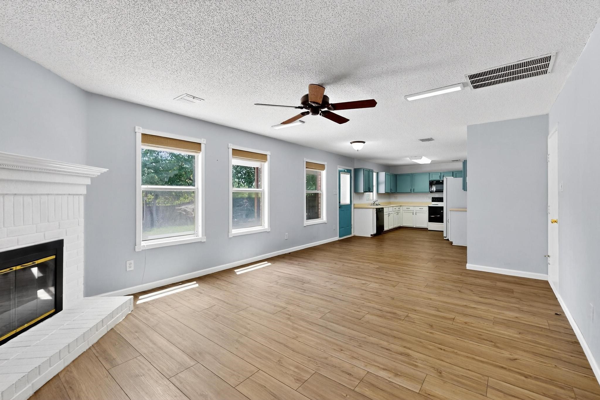 1803 Spinnaker Way