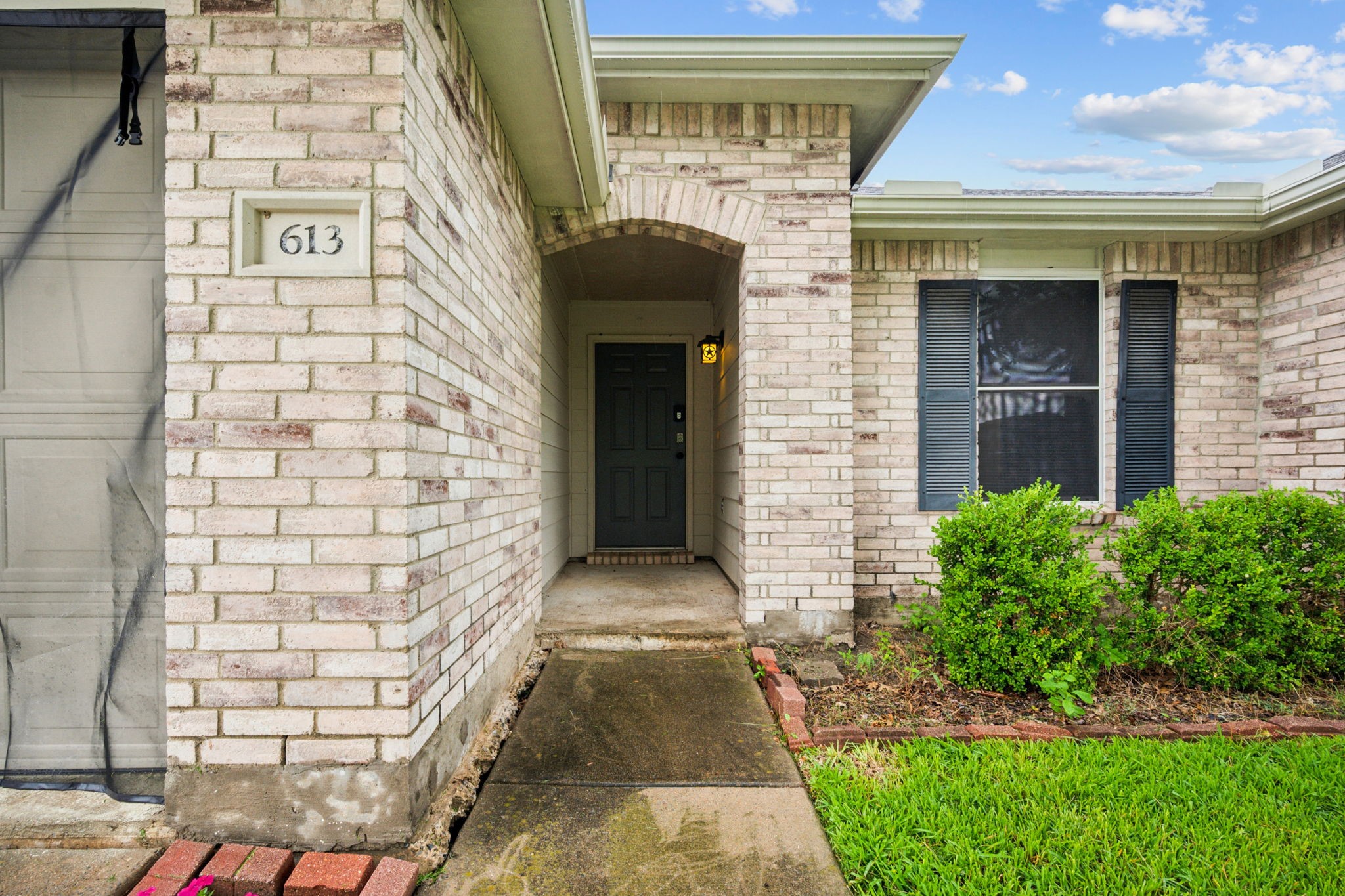 613 Pickwick Lane