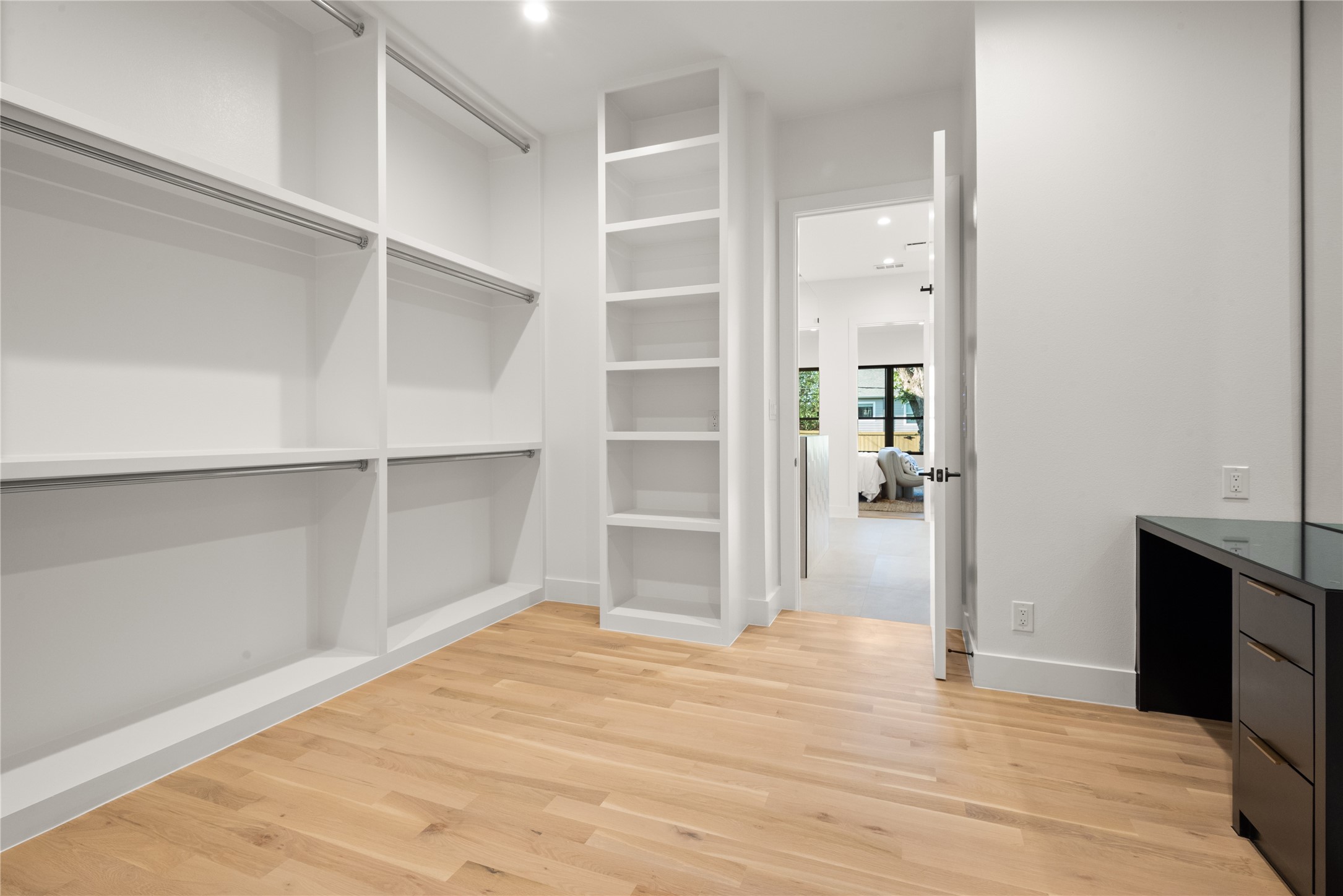 6942 Coronado Avenue