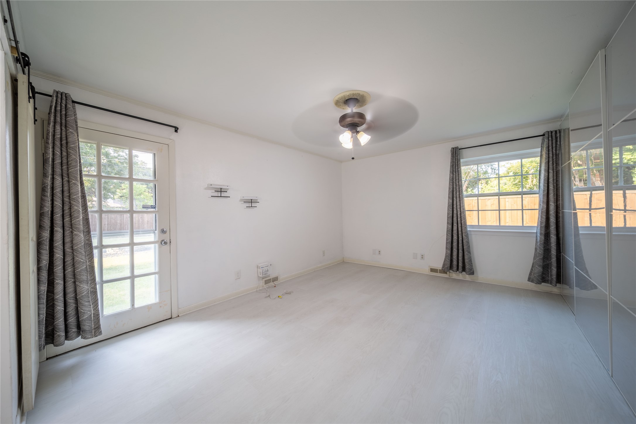 3559 Warick Drive