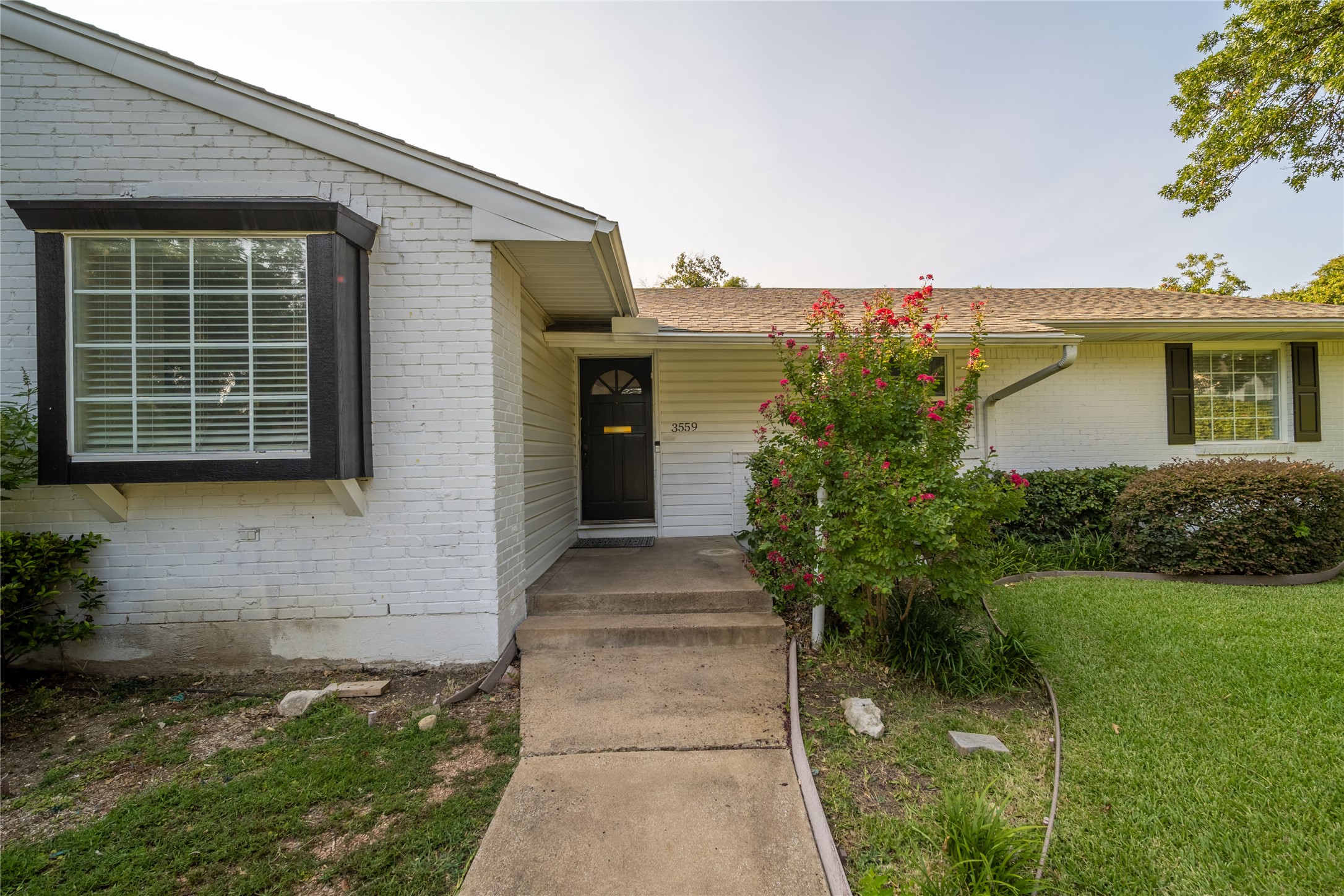 3559 Warick Drive