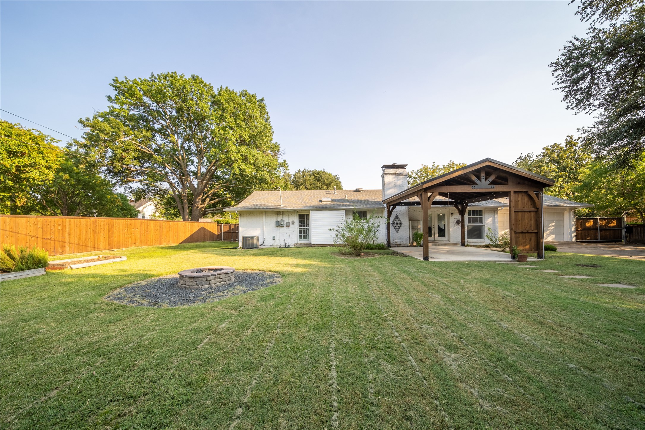 3559 Warick Drive
