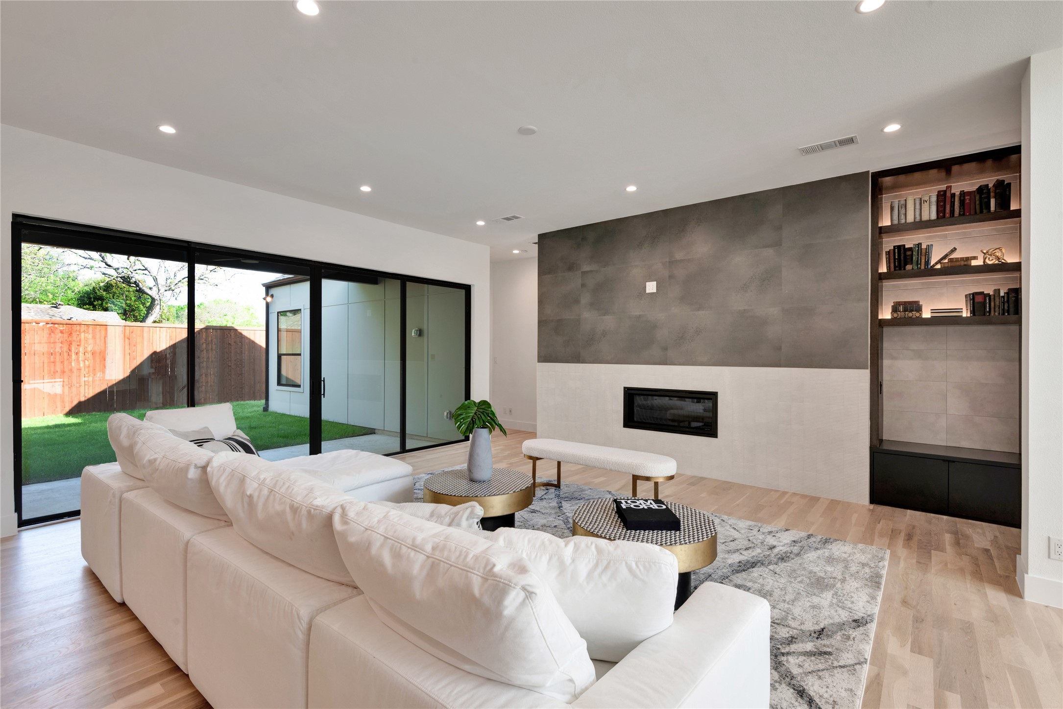 6923 Inverness Lane