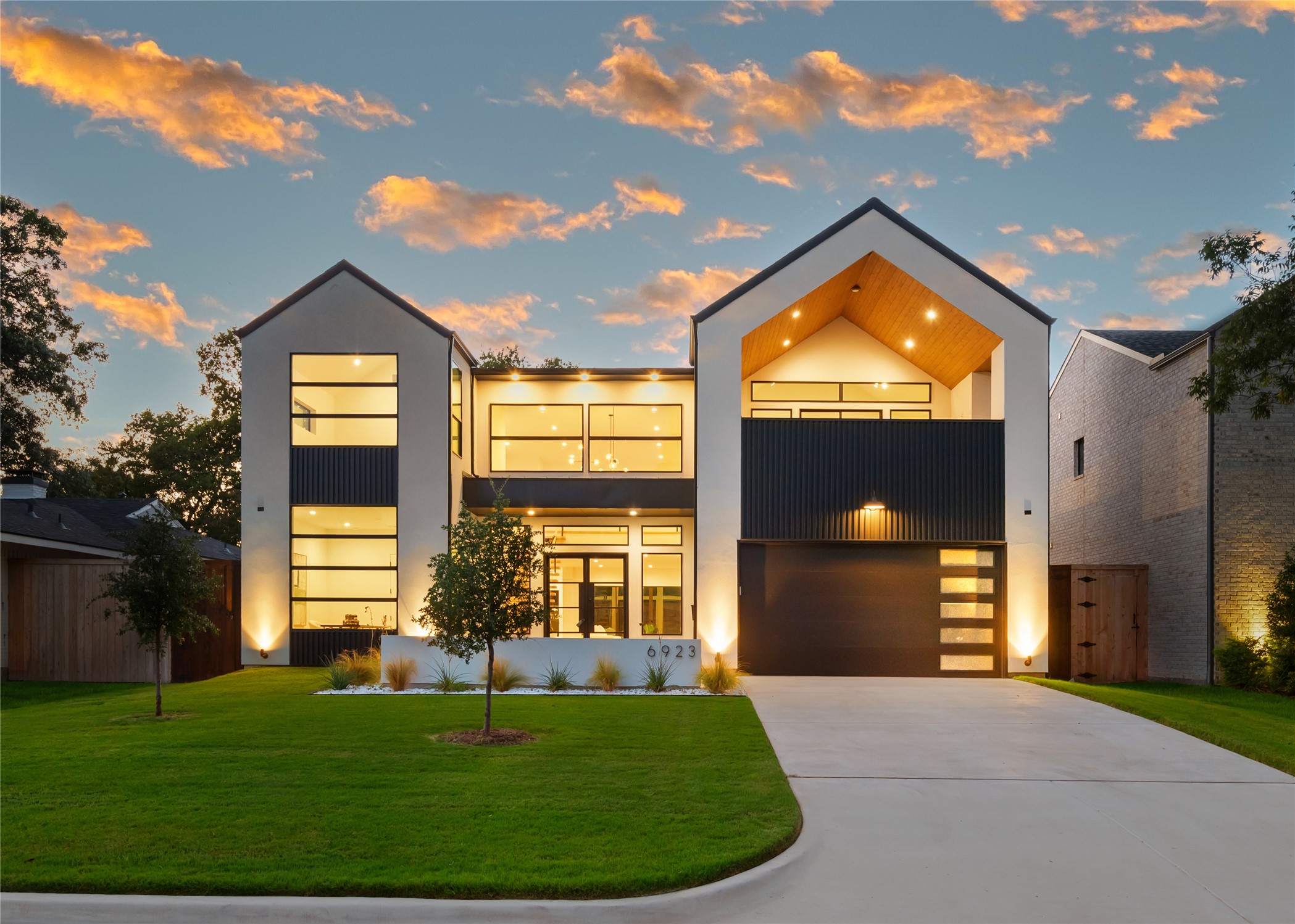 6923 Inverness Lane