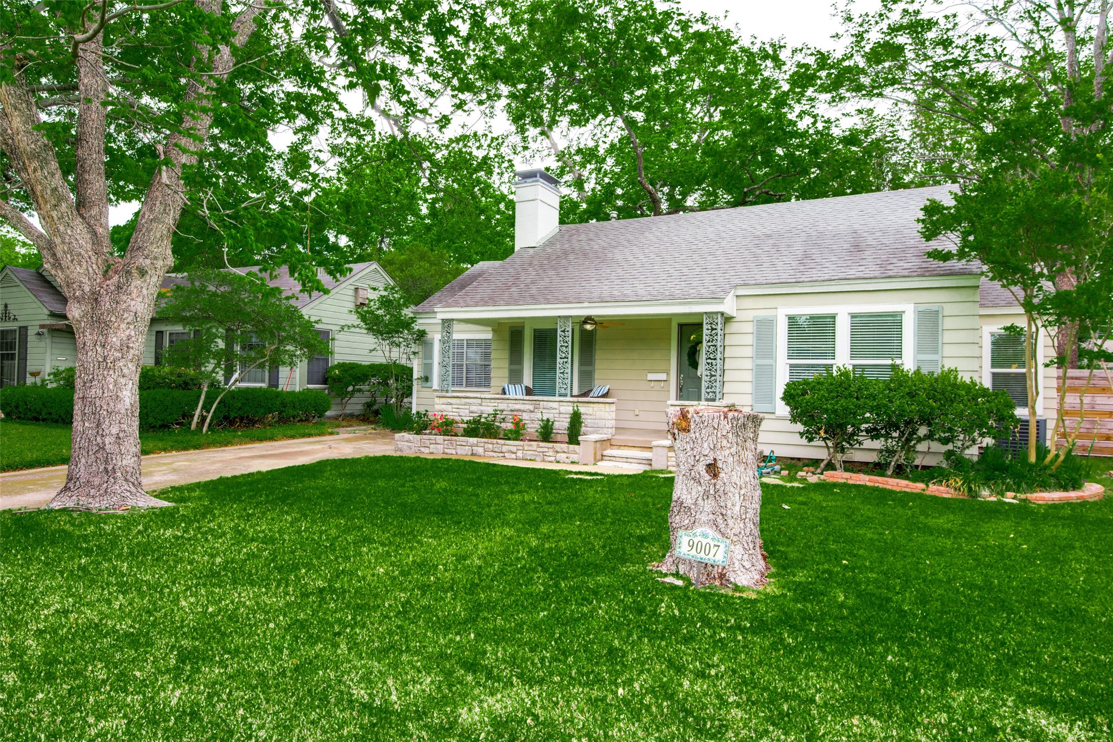 9007 San Fernando Way