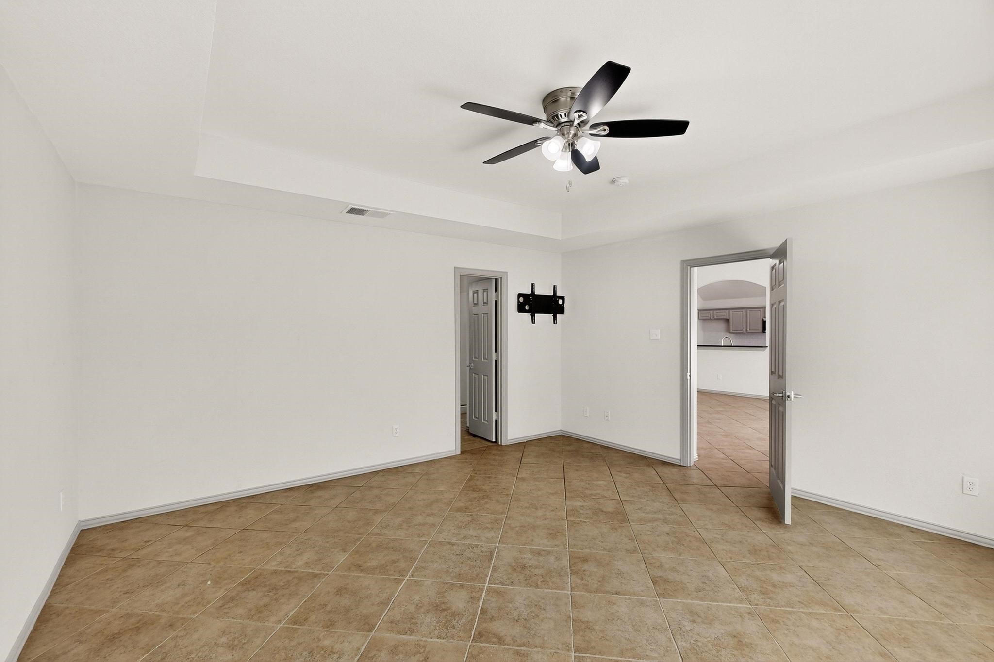 2825 Rosewood Boulevard