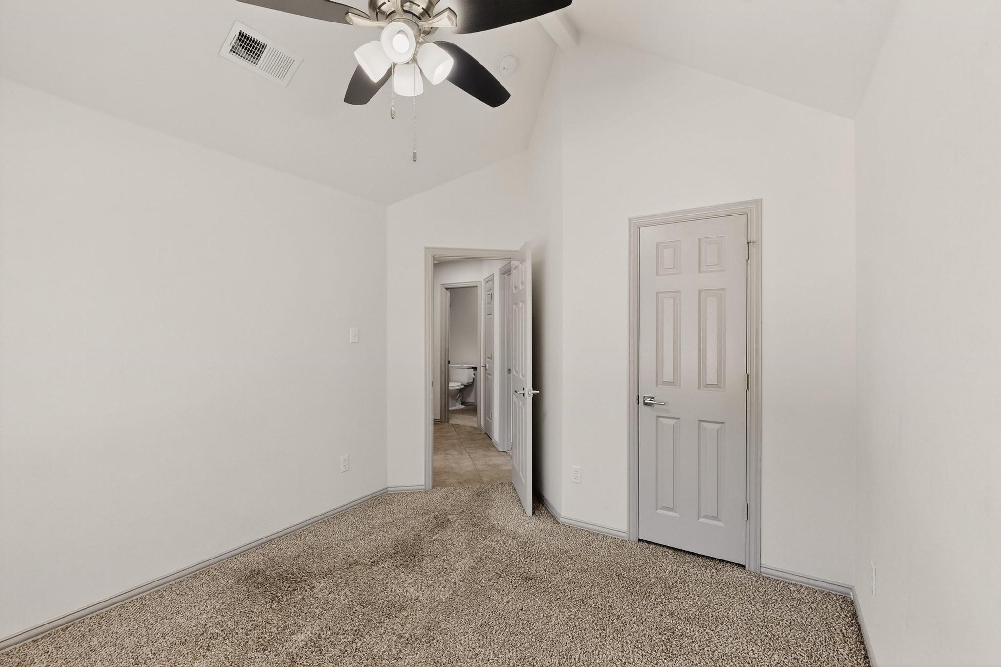 2825 Rosewood Boulevard