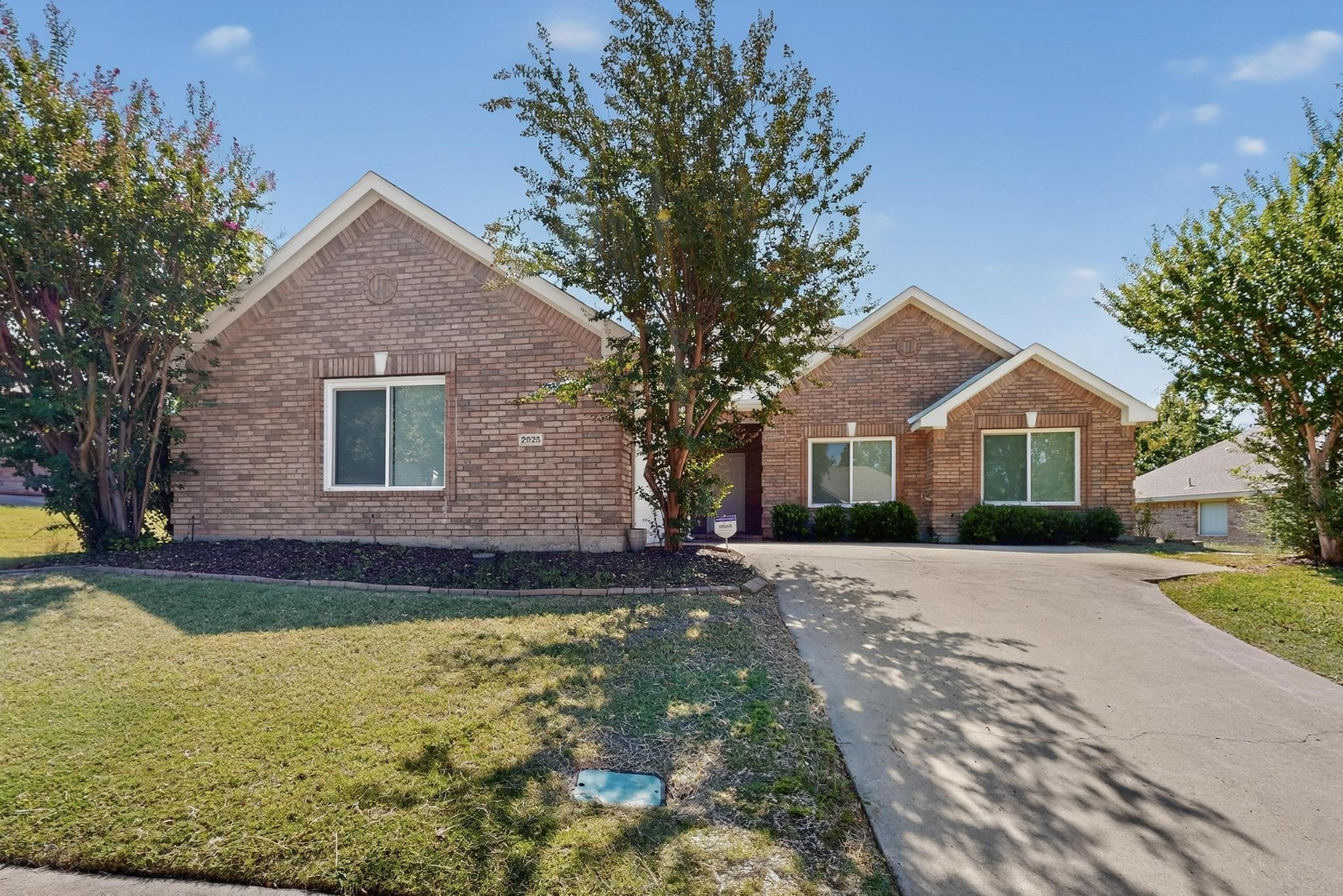 2825 Rosewood Boulevard